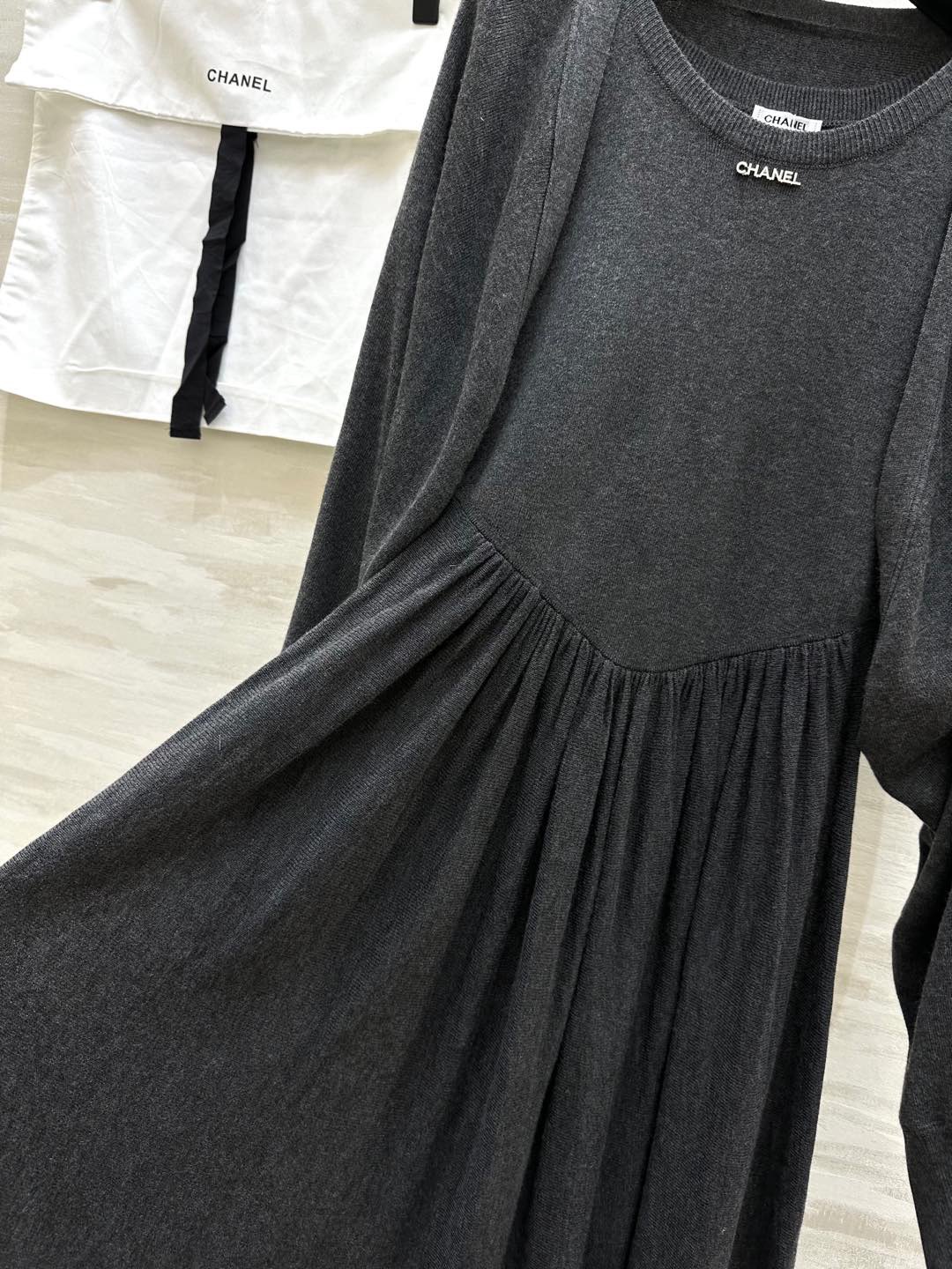 #CHANE♡早春新款 羊毛两件套连衣裙 优雅大方 名媛气质十足 高品质 配送防尘袋 现货首发size：