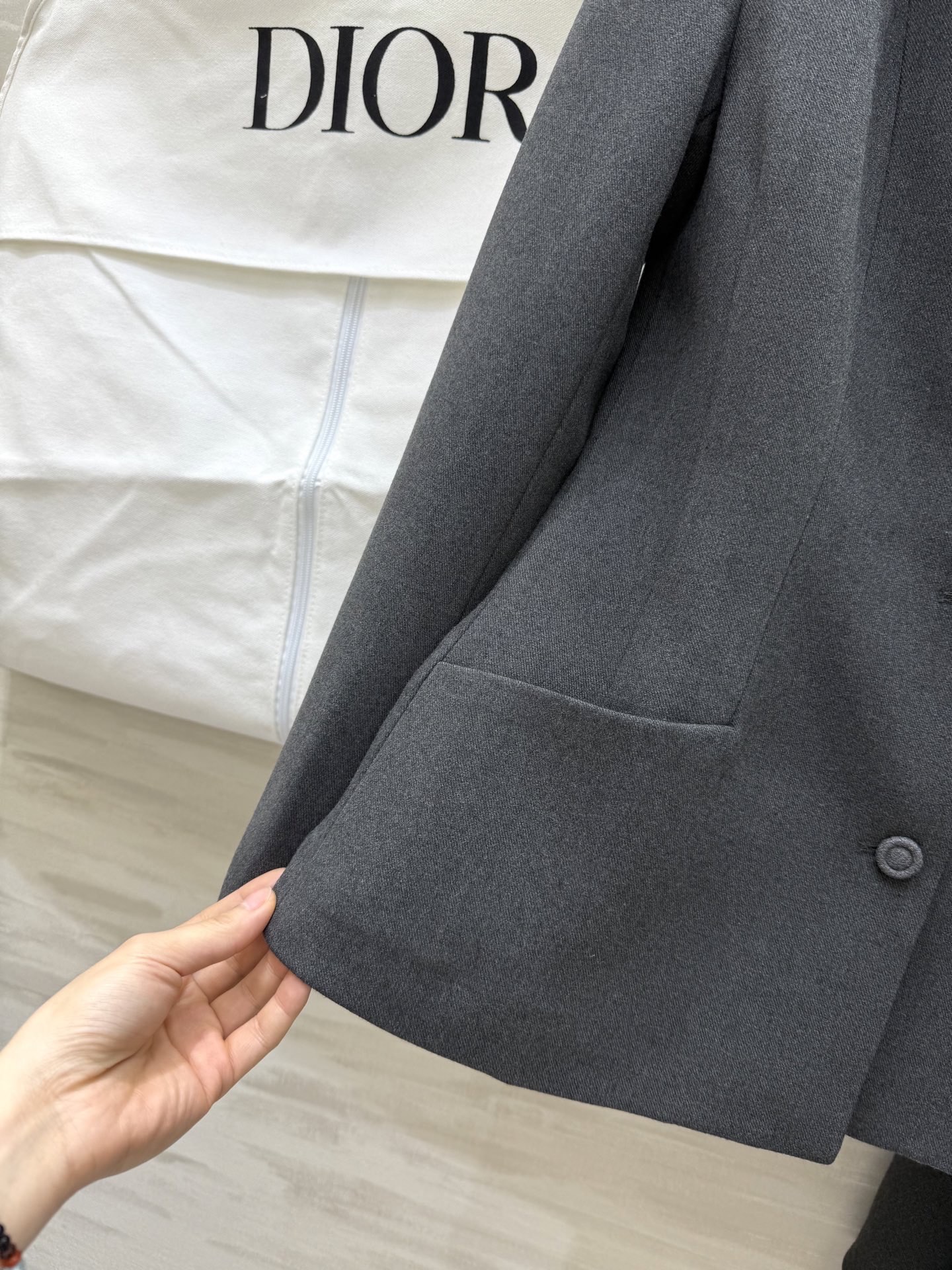 #DIO♡²⁶新款 西装套装​​ 修身西装外套+高腰长裙 优雅高级 外套枪驳领 三粒扣设计 剪裁利落 凸