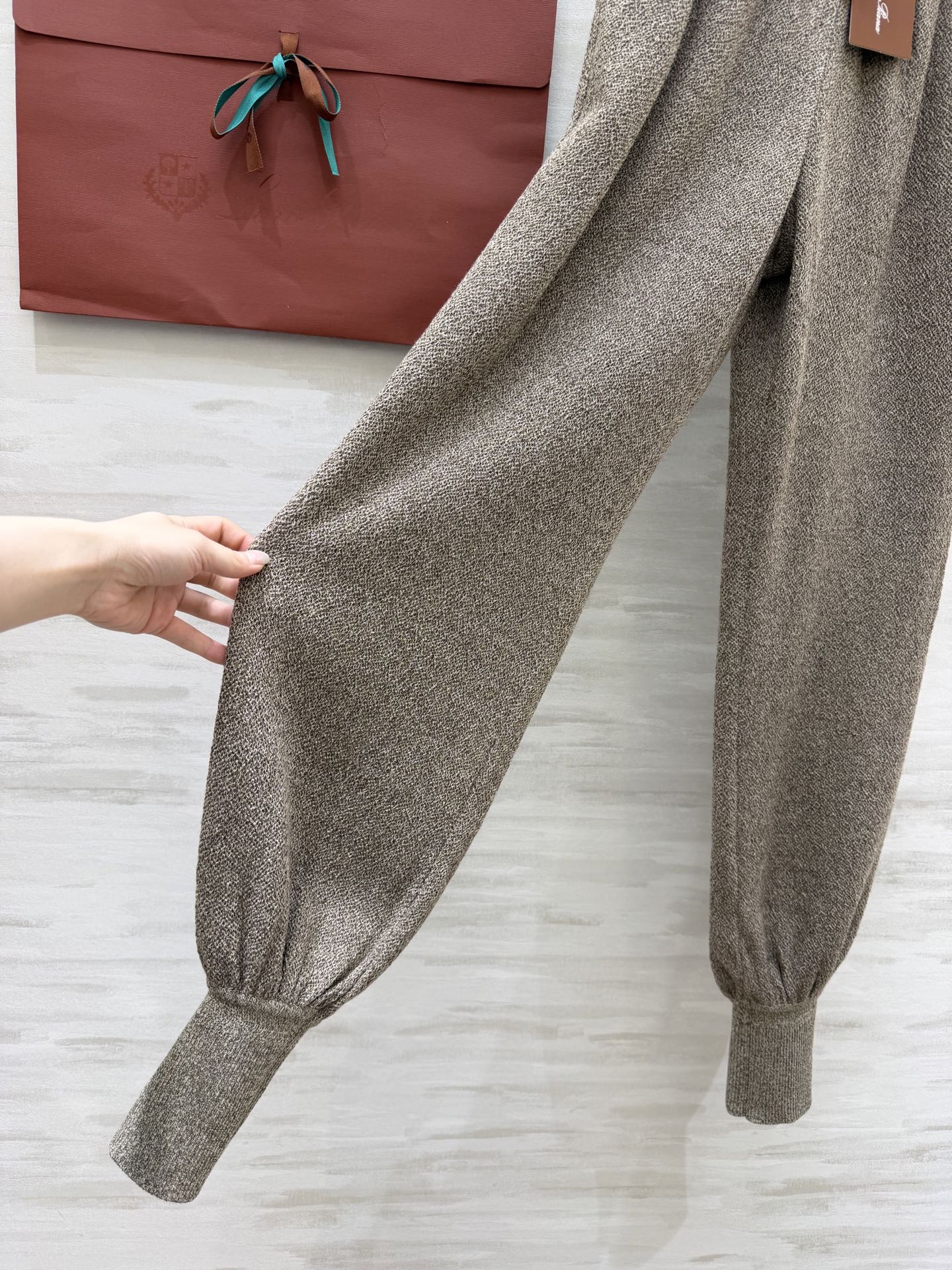 藏肉显瘦天花板｜Loro Pian♡ 本命裤Loro Pian♡农历新年胶囊系列 明星单品 完美平衡了舒