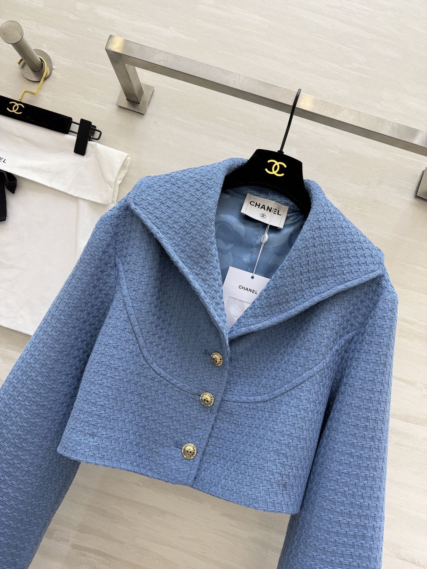 #Chane♡²⁶C度假⛱️系列 蓝色短款编织花呢外套 复古优雅 高品质定制 现货首发size：S/M/