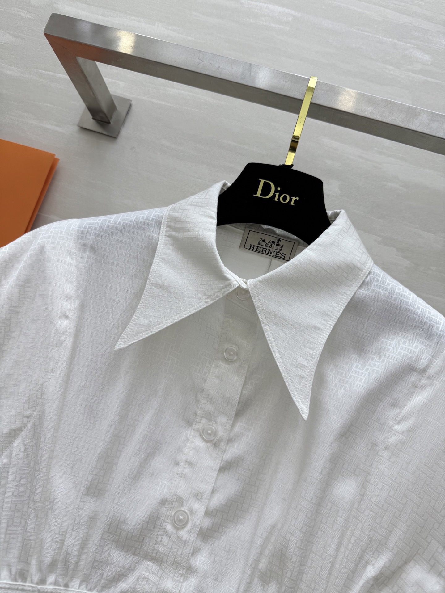 #Herme♡²⁶新款 丝棉收腰提花衬衣 高级大气 设计感收腰显瘦 定制提花丝棉面料亲肤舒适 高品质 现