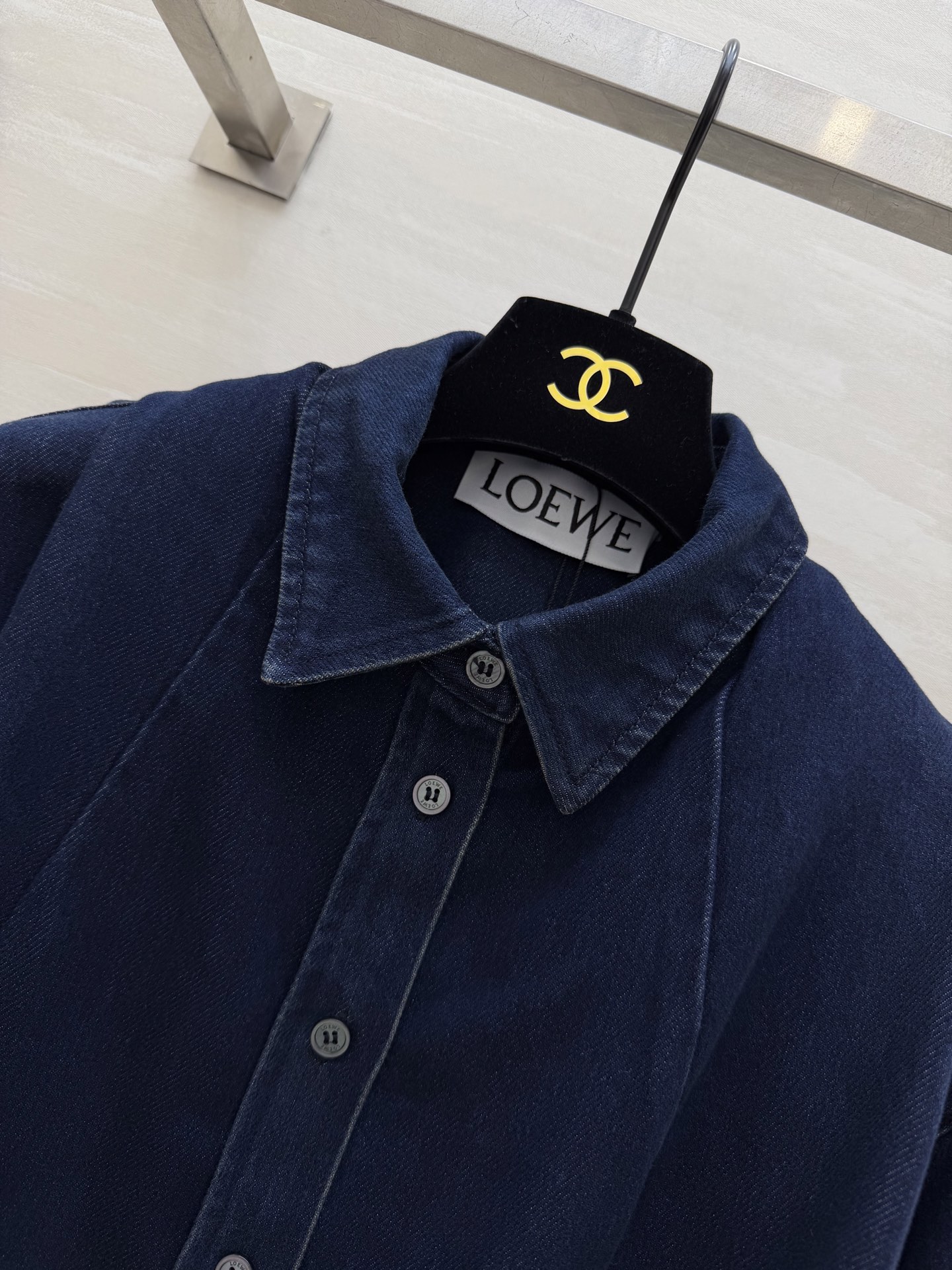 LOEW♡²⁶新款｜被这件衬衫趣味到了🩹🏻来自具有独特建筑风格的西班牙 🧔🏻‍♂️连衬衫也可以用建筑手法