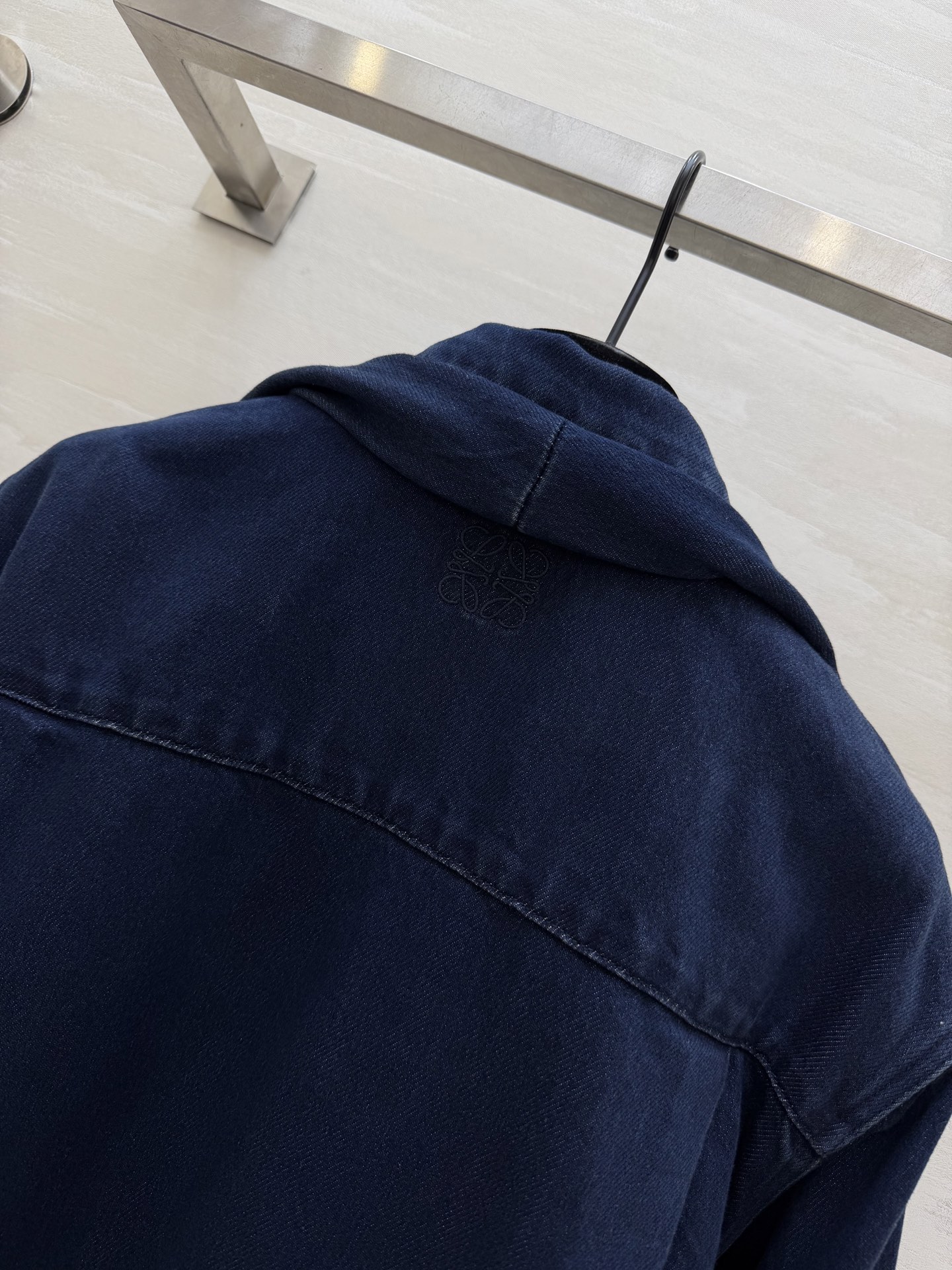 LOEW♡²⁶新款｜被这件衬衫趣味到了🩹🏻来自具有独特建筑风格的西班牙 🧔🏻‍♂️连衬衫也可以用建筑手法