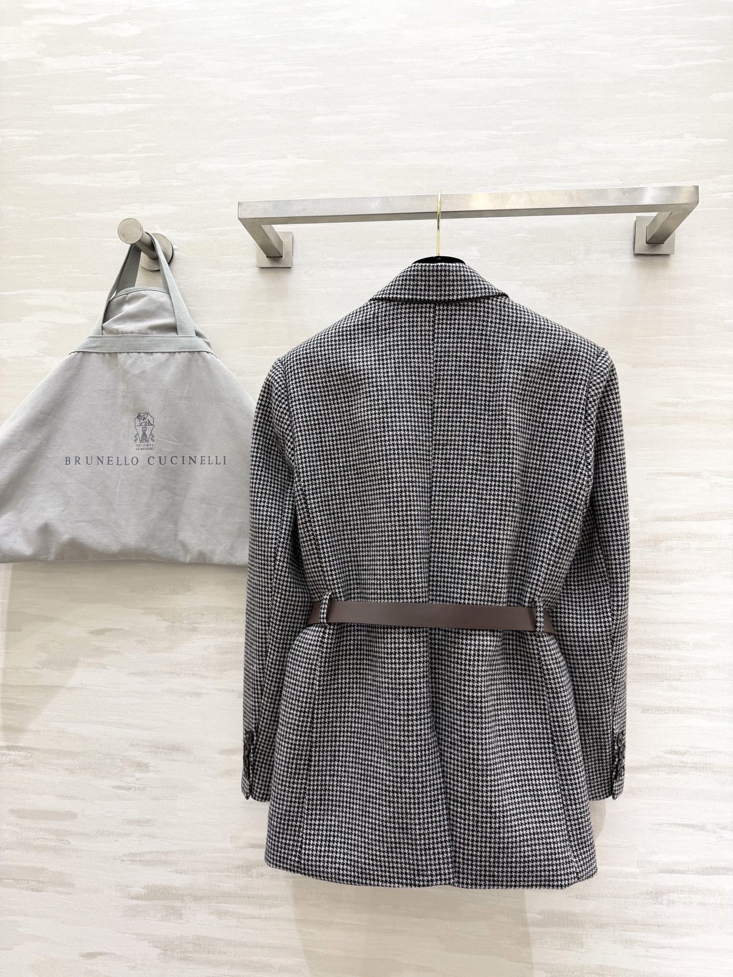 #Brunello Cucinell♡²⁶新款 格纹西装外套 配送定制腰带收腰显瘦 立体剪裁上身大气显贵