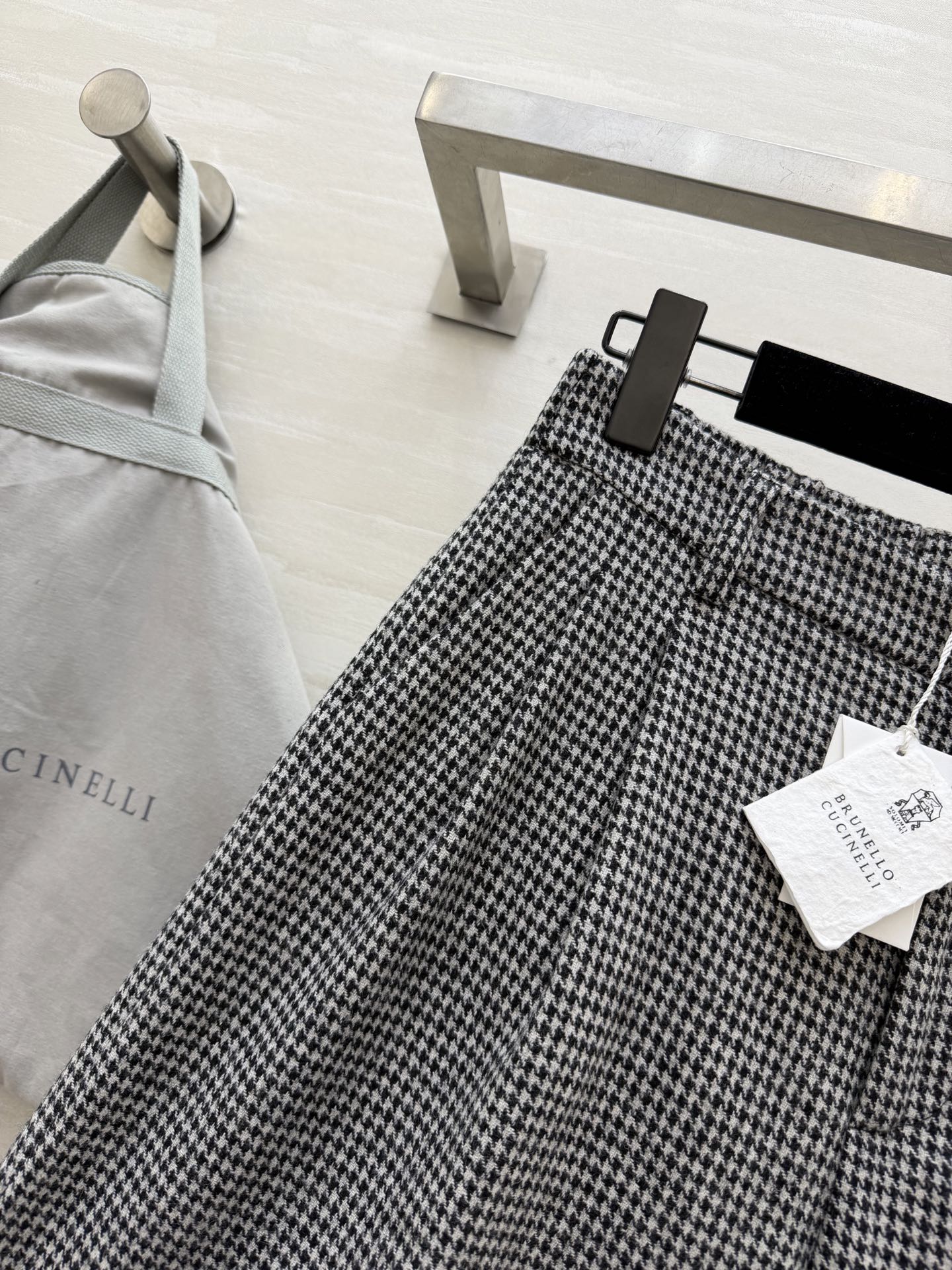 #Brunello Cucinell♡²⁶新款 格纹直筒西裤 立体剪裁上身大气显贵 高品质 现货首发si