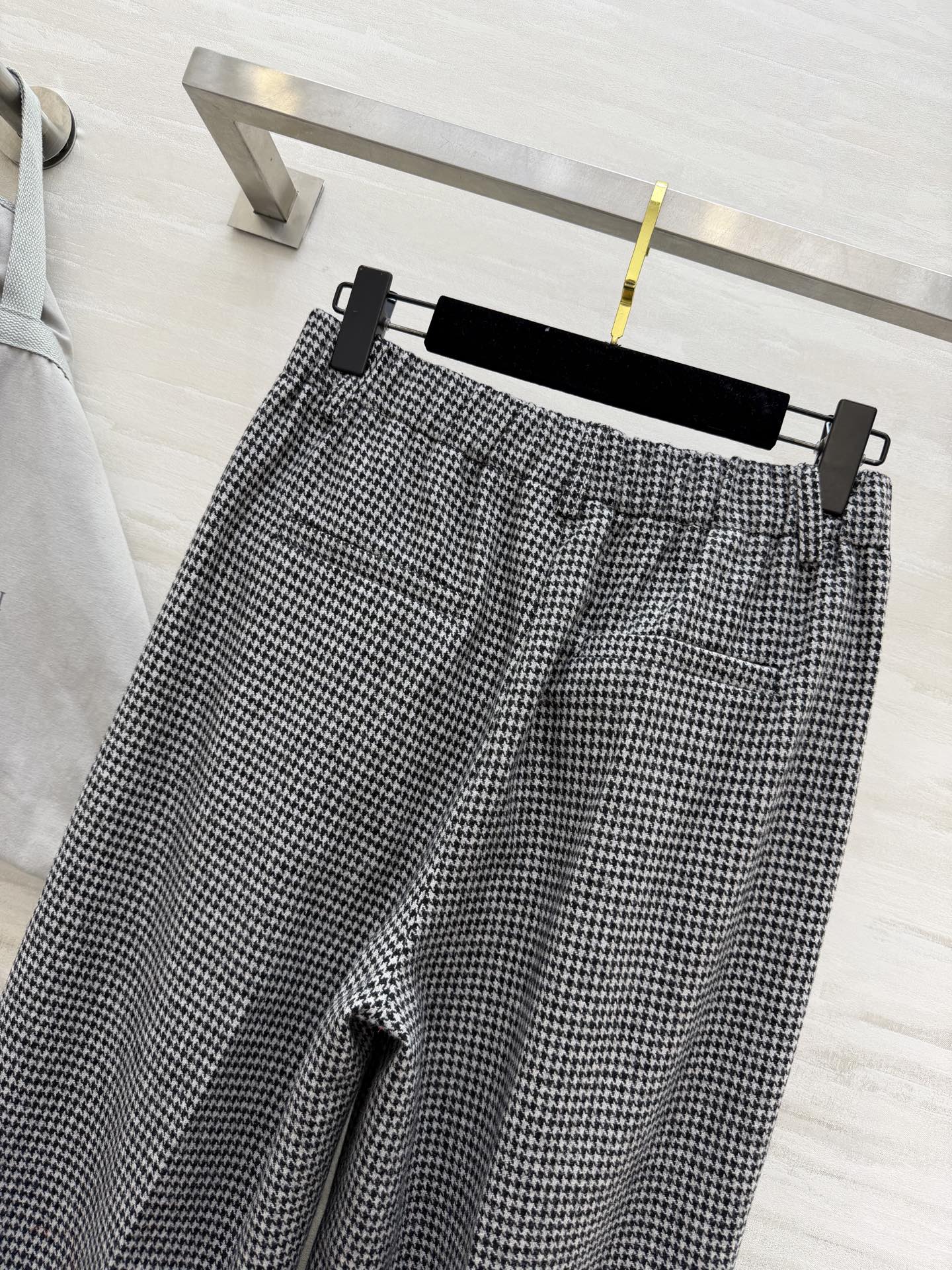 #Brunello Cucinell♡²⁶新款 格纹直筒西裤 立体剪裁上身大气显贵 高品质 现货首发si
