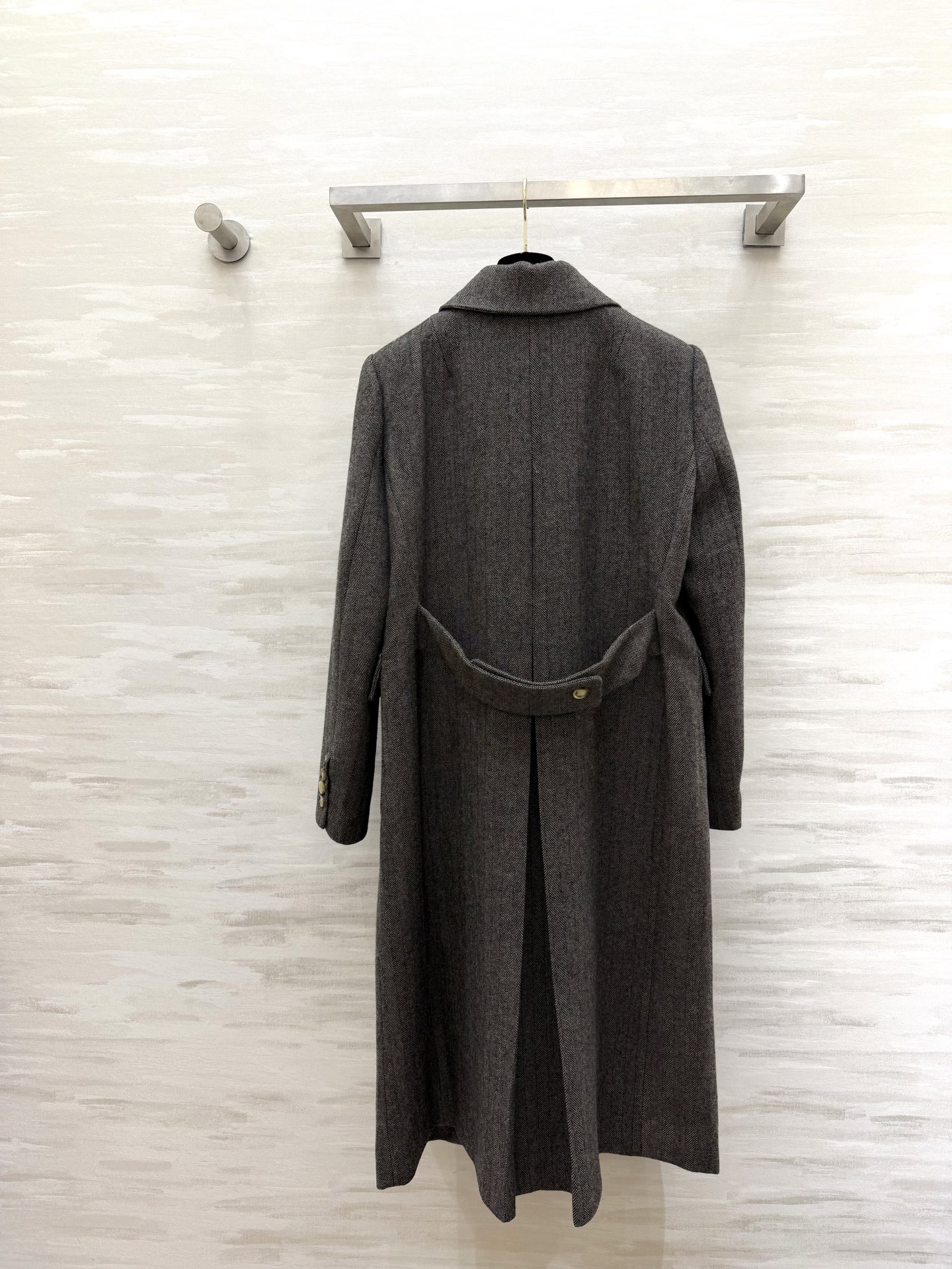 Ermanno scervino²⁶新款 深灰人字纹大衣 经典大气廓形 低调中透着高级 简约却足够惊艳！