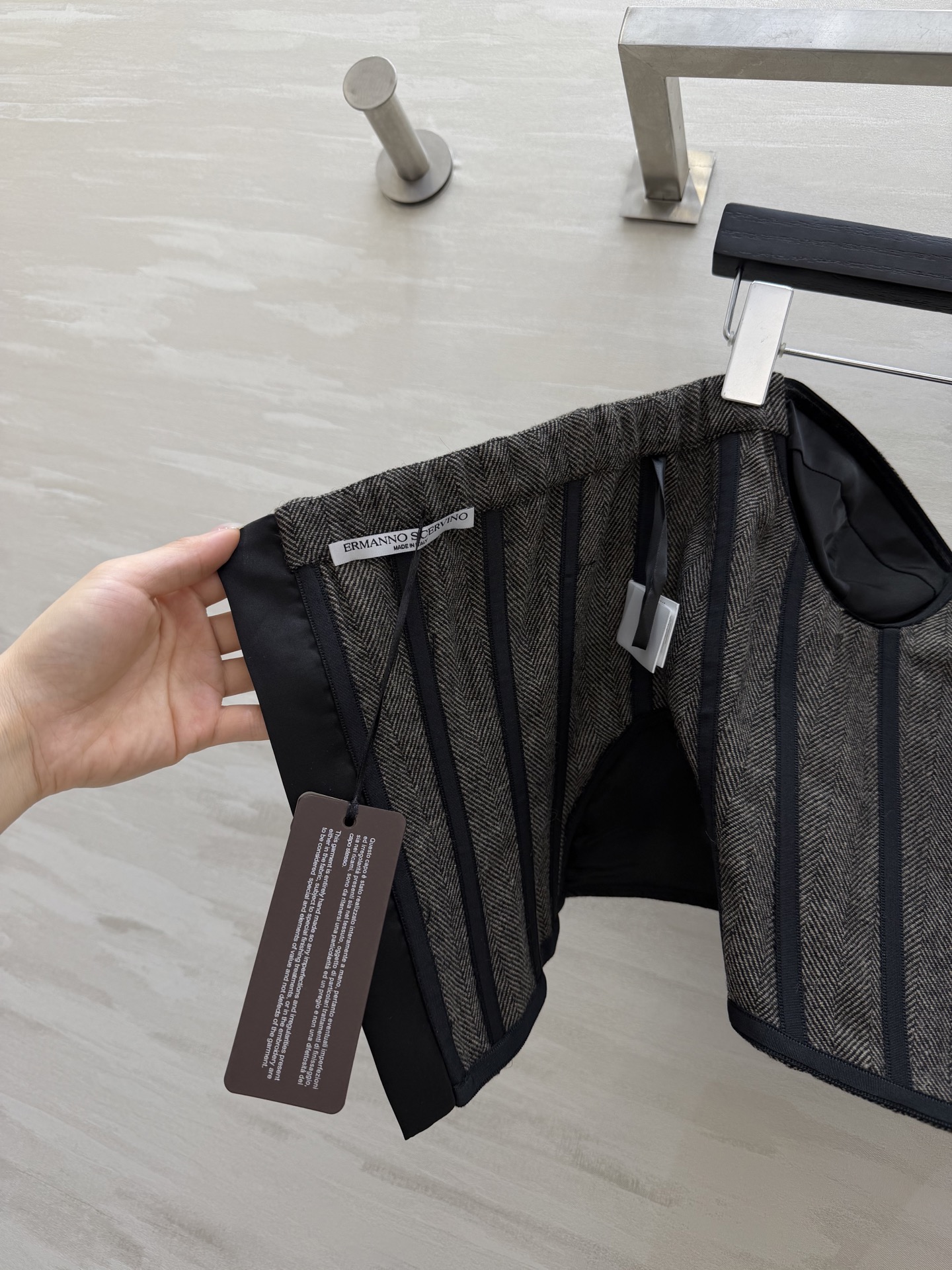 Ermanno Scervin♡²⁶新款 人字纹抹胸胸衣｜把高级感焊在身上✨深灰人字纹羊毛面料自带复古腔