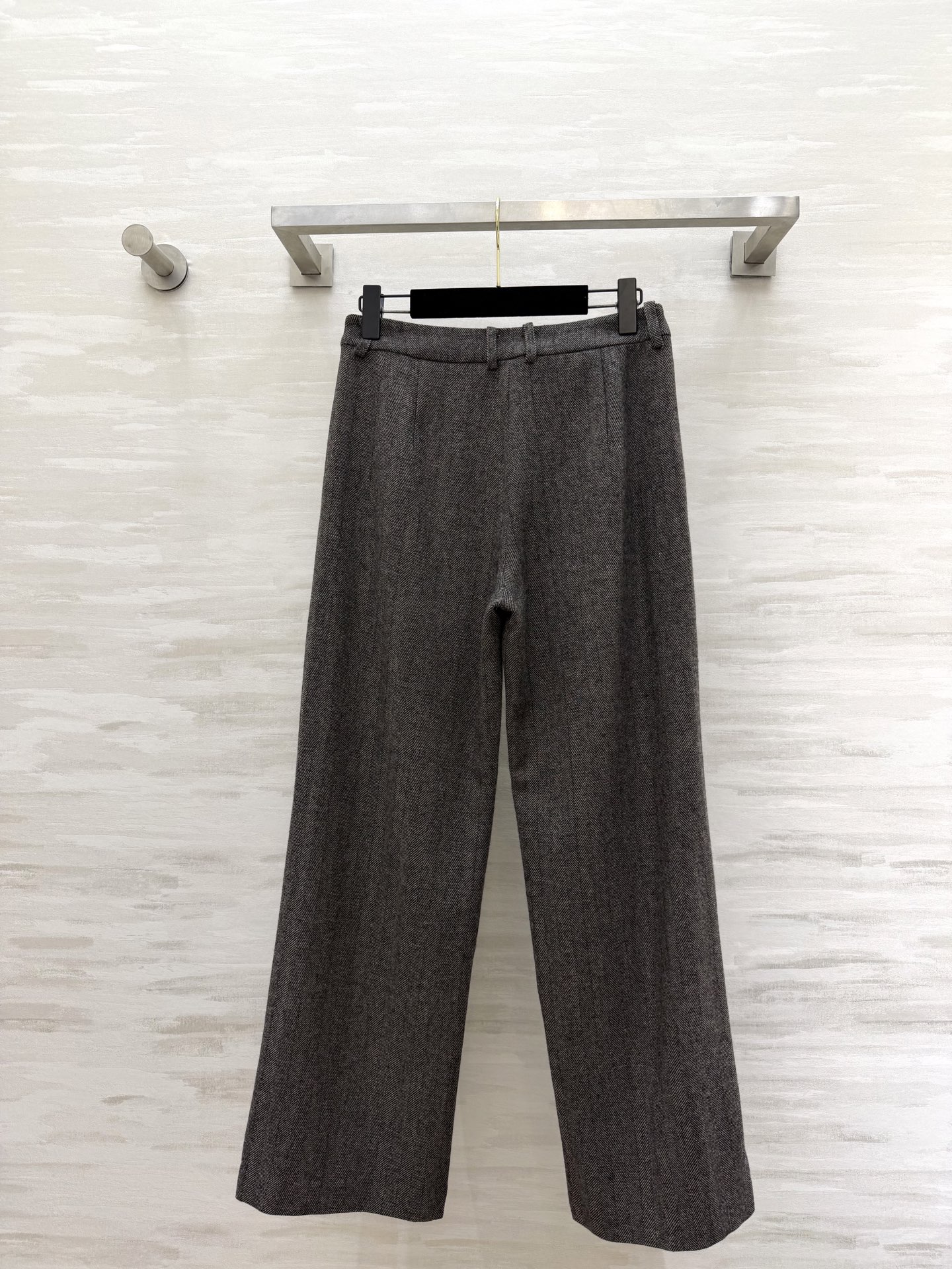 Ermanno Scervin♡²⁶新款 人字纹直筒西裤 把高级感焊在身上✨深灰人字纹羊毛面料自带复古腔