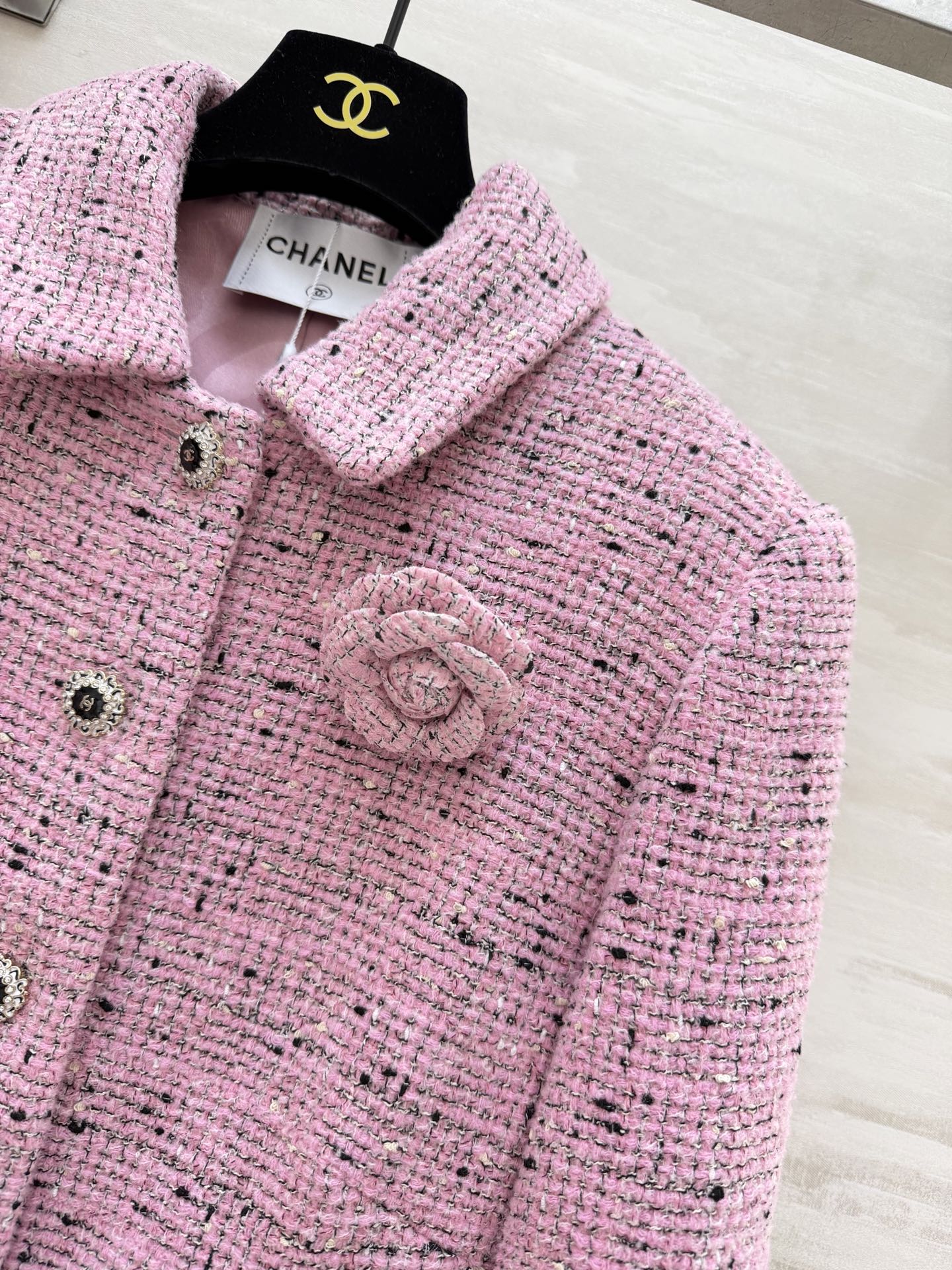 #Chane♡²⁶新款 ✨ 把春天穿在身上｜樱花粉小香外套 一眼沦陷的樱花粉色 自带柔光滤镜💖经典粗花呢