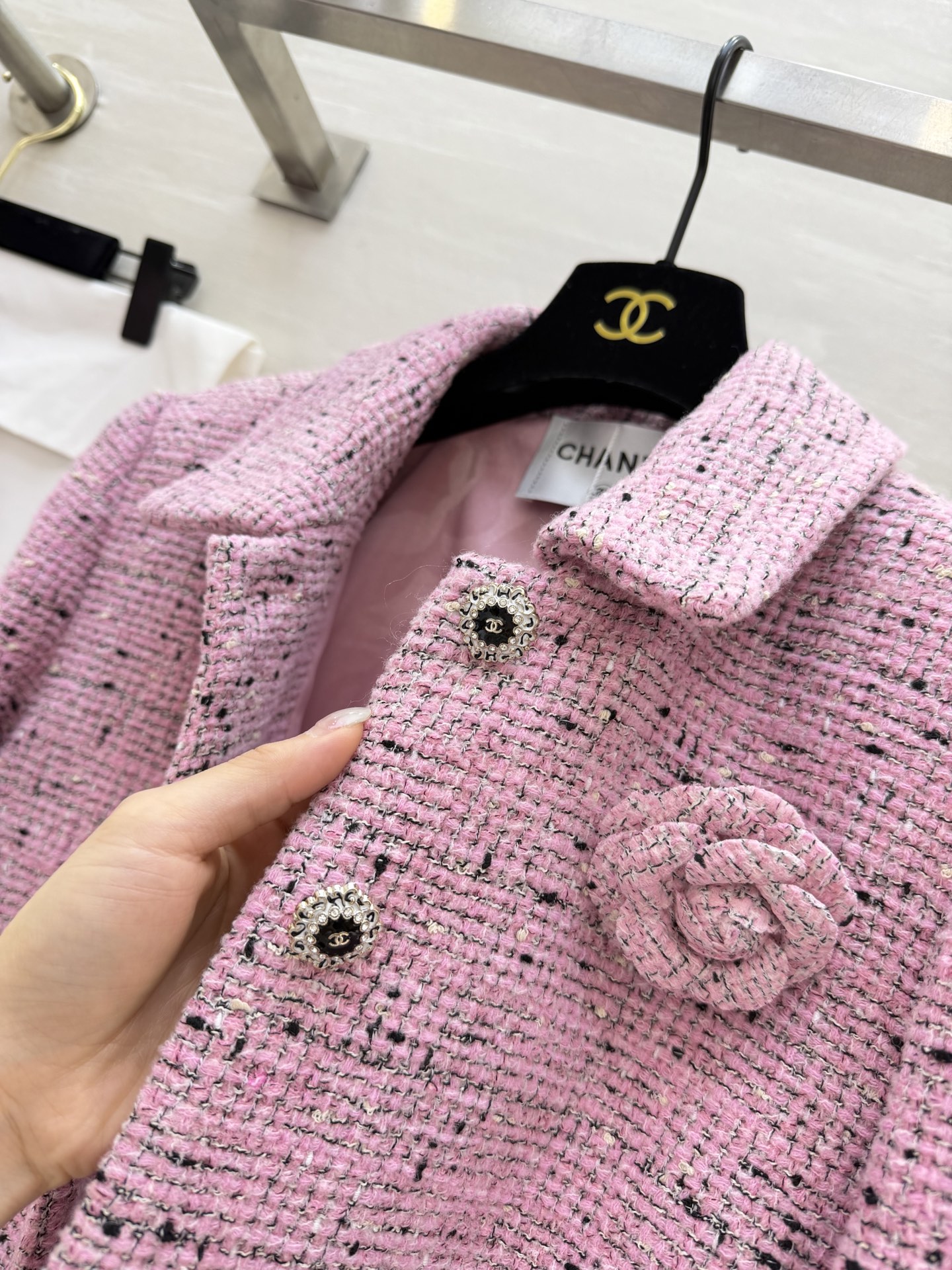 #Chane♡²⁶新款 ✨ 把春天穿在身上｜樱花粉小香外套 一眼沦陷的樱花粉色 自带柔光滤镜💖经典粗花呢