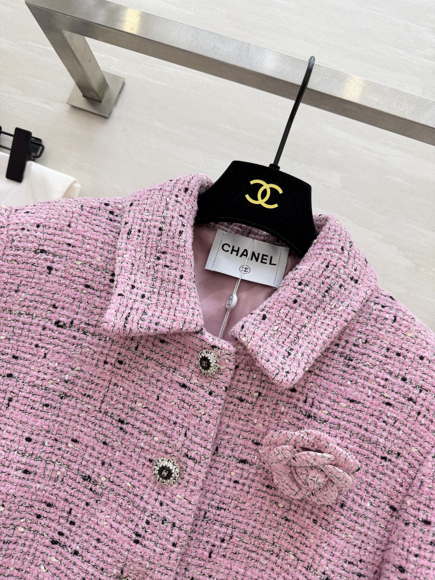 #Chane♡²⁶新款 ✨ 把春天穿在身上｜樱花粉小香外套 一眼沦陷的樱花粉色 自带柔光滤镜💖经典粗花呢