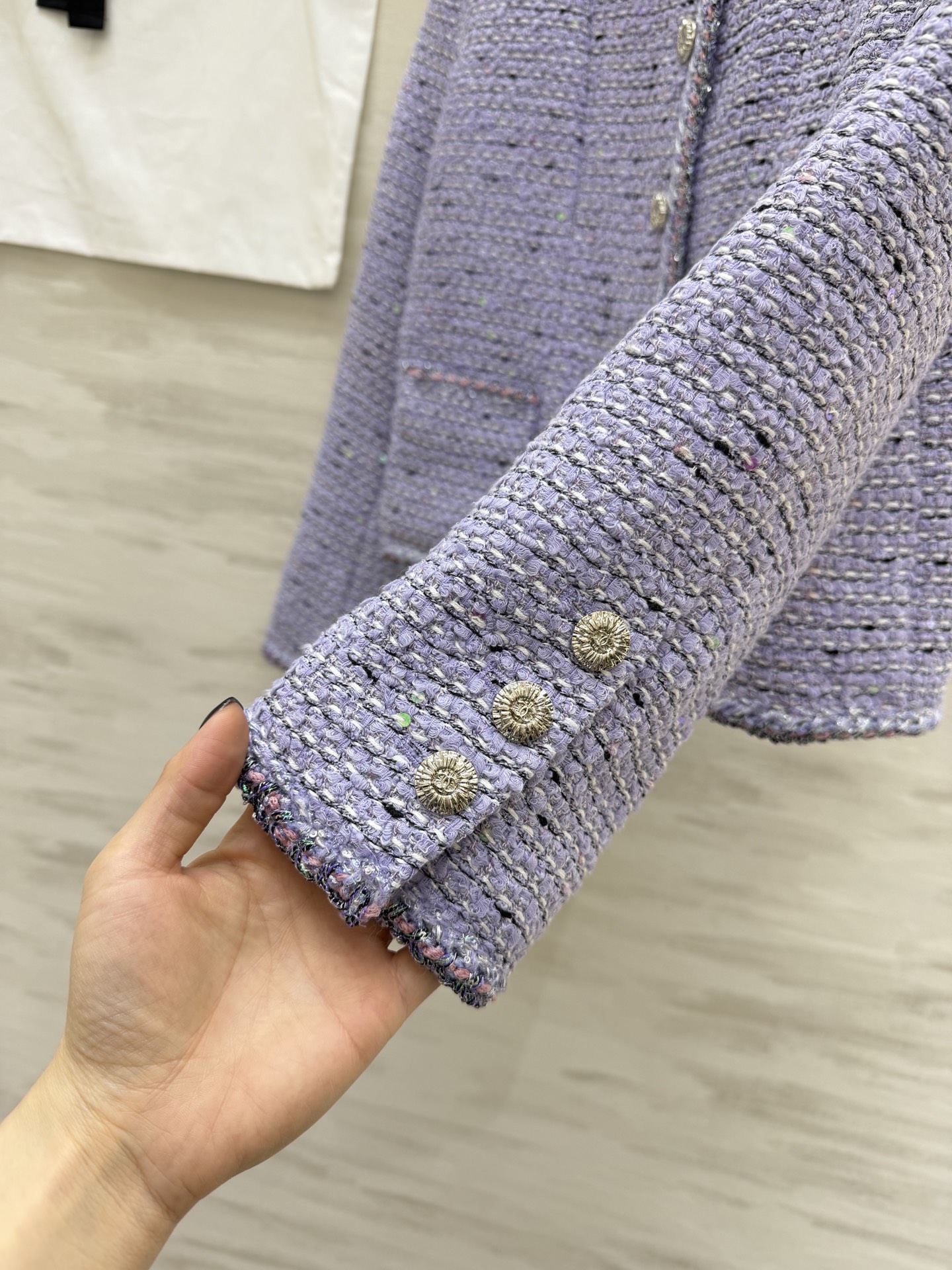 #Chane♡²⁶新款 香芋紫粗花呢外套 | 把春日温柔穿在身上 淡紫色简直是把法式优雅和春日浪漫揉在了