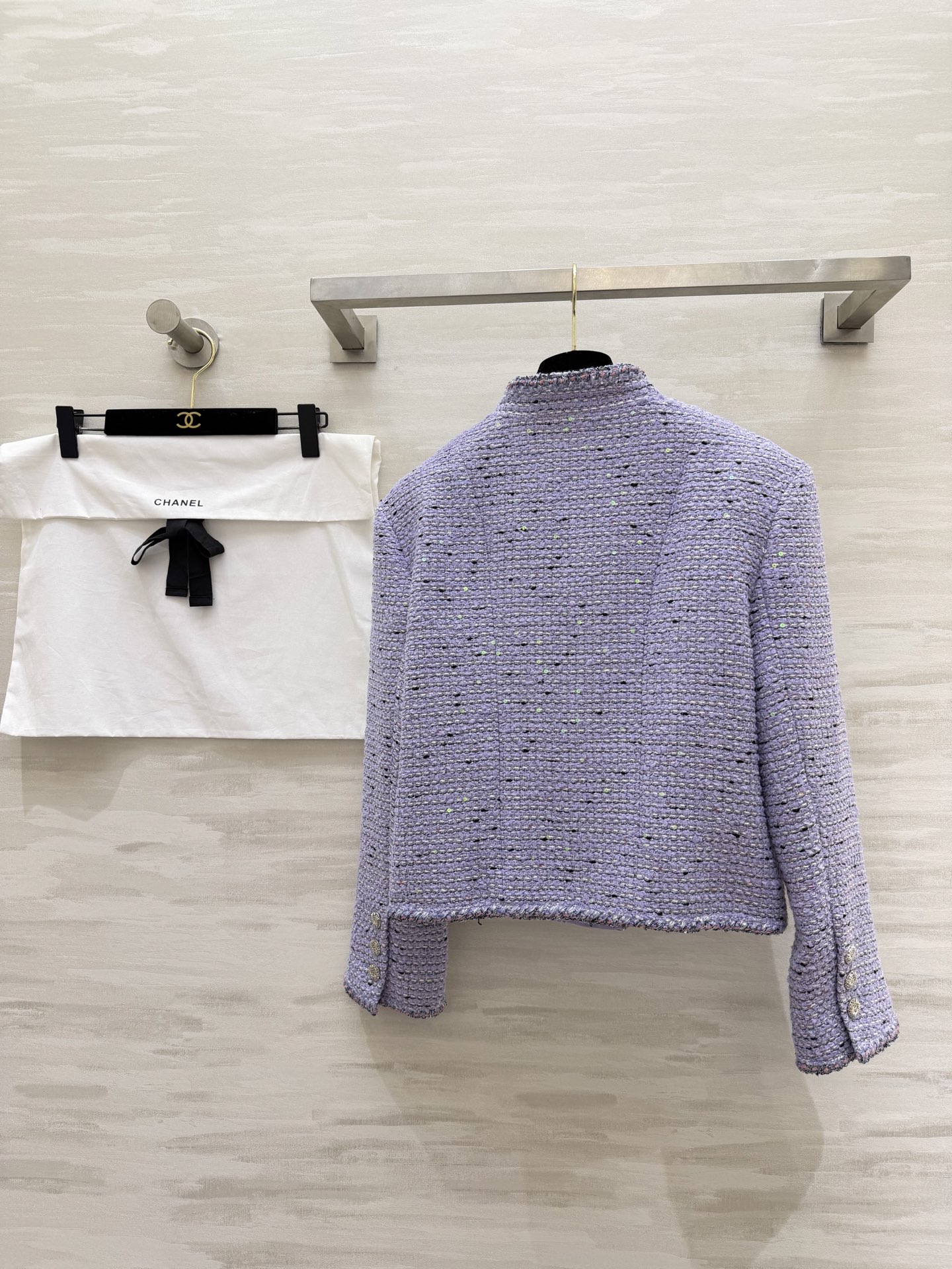 #Chane♡²⁶新款 香芋紫粗花呢外套 | 把春日温柔穿在身上 淡紫色简直是把法式优雅和春日浪漫揉在了