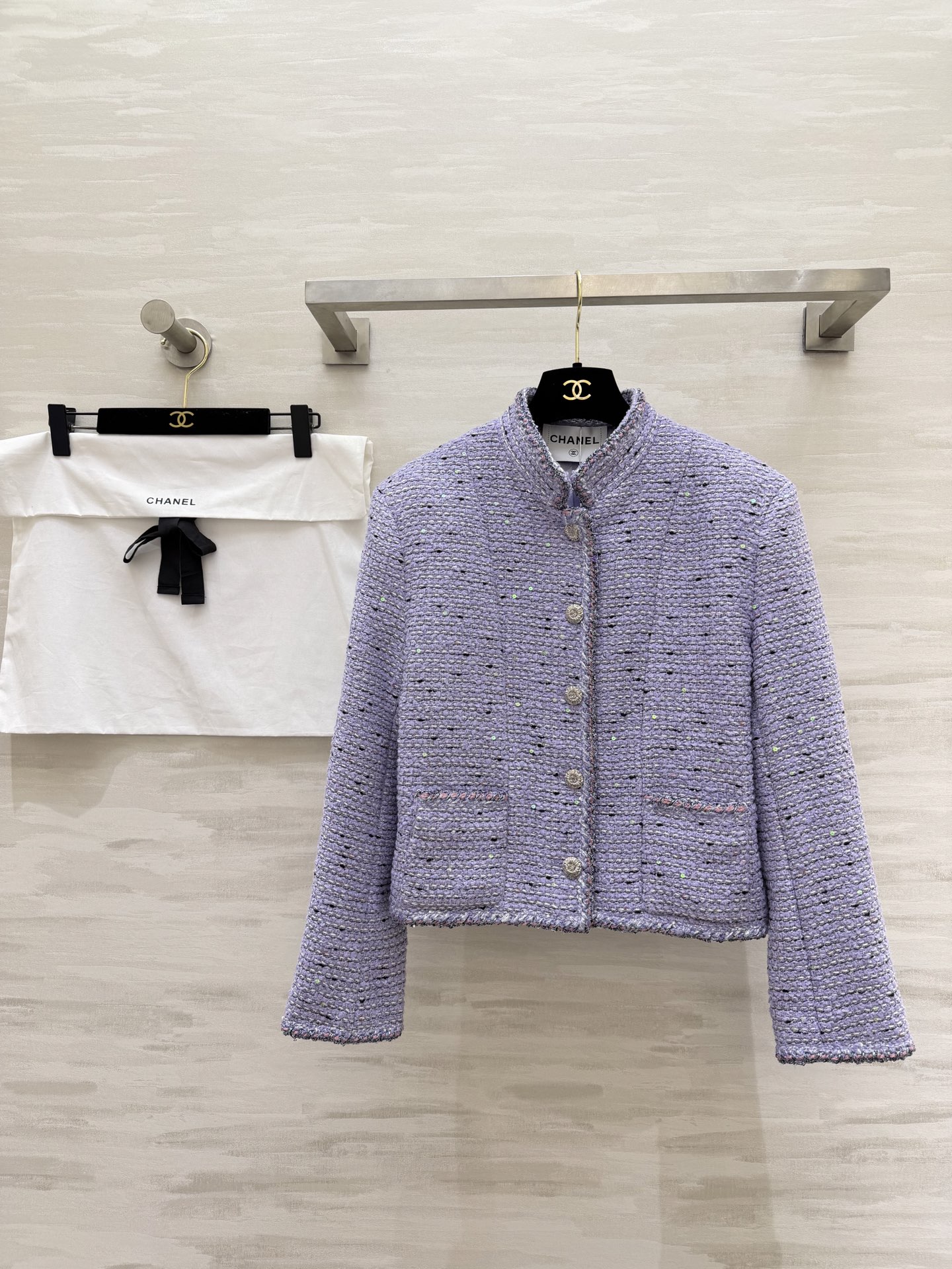 #Chane♡²⁶新款 香芋紫粗花呢外套 | 把春日温柔穿在身上 淡紫色简直是把法式优雅和春日浪漫揉在了