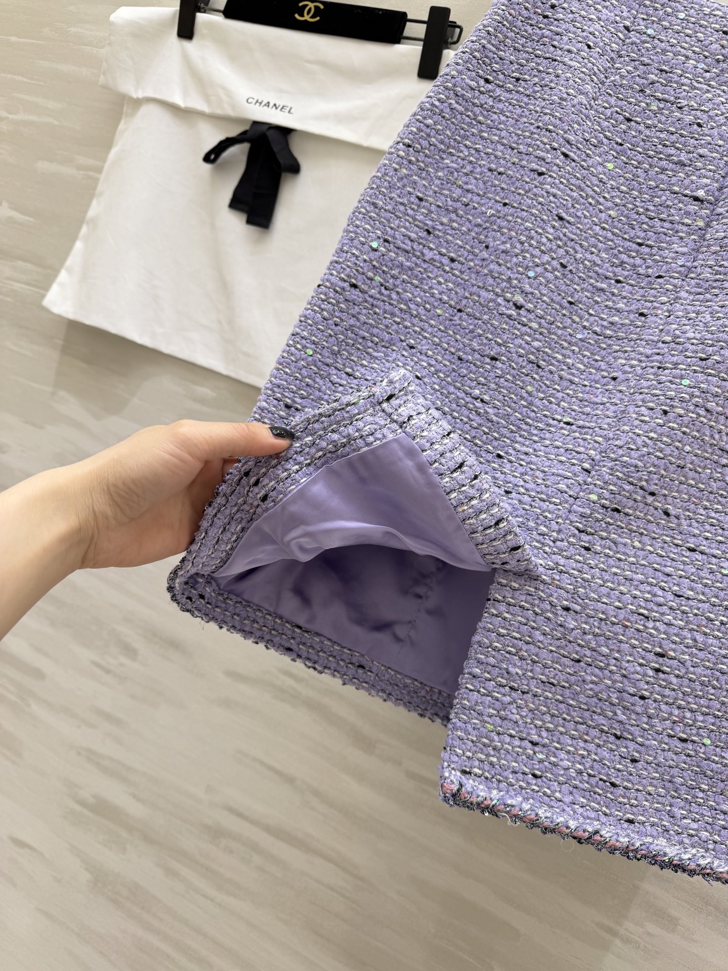 #Chane♡²⁶新款 香芋紫粗花呢半裙 | 把春日温柔穿在身上 淡紫色简直是把法式优雅和春日浪漫揉在了