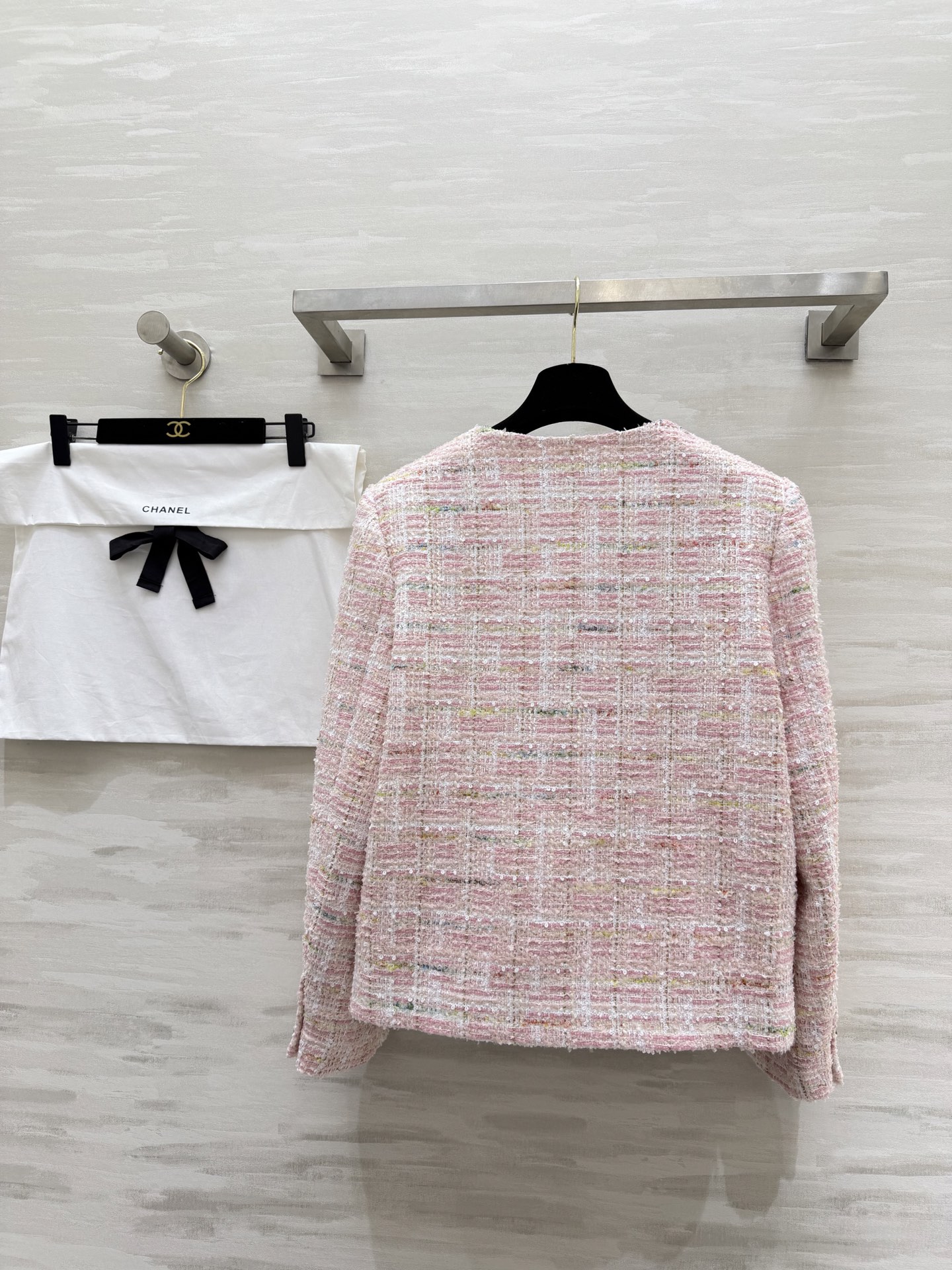 #Chane♡²⁶新款✨ 粉雾温柔粉白粗花呢外套 自带柔光滤镜💫 经典版型显高又显贵 随便搭都好看，是春