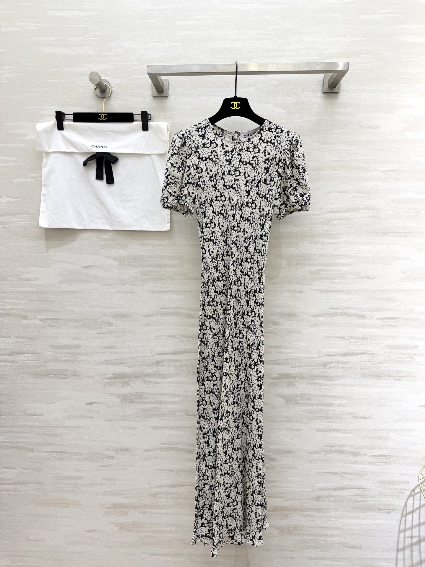 #CHAN♡²⁶ss 优雅高级感 人丝双绉泡泡袖袖连衣裙 优雅温婉印花 气质泡泡袖 X型线条剪裁 圆领设