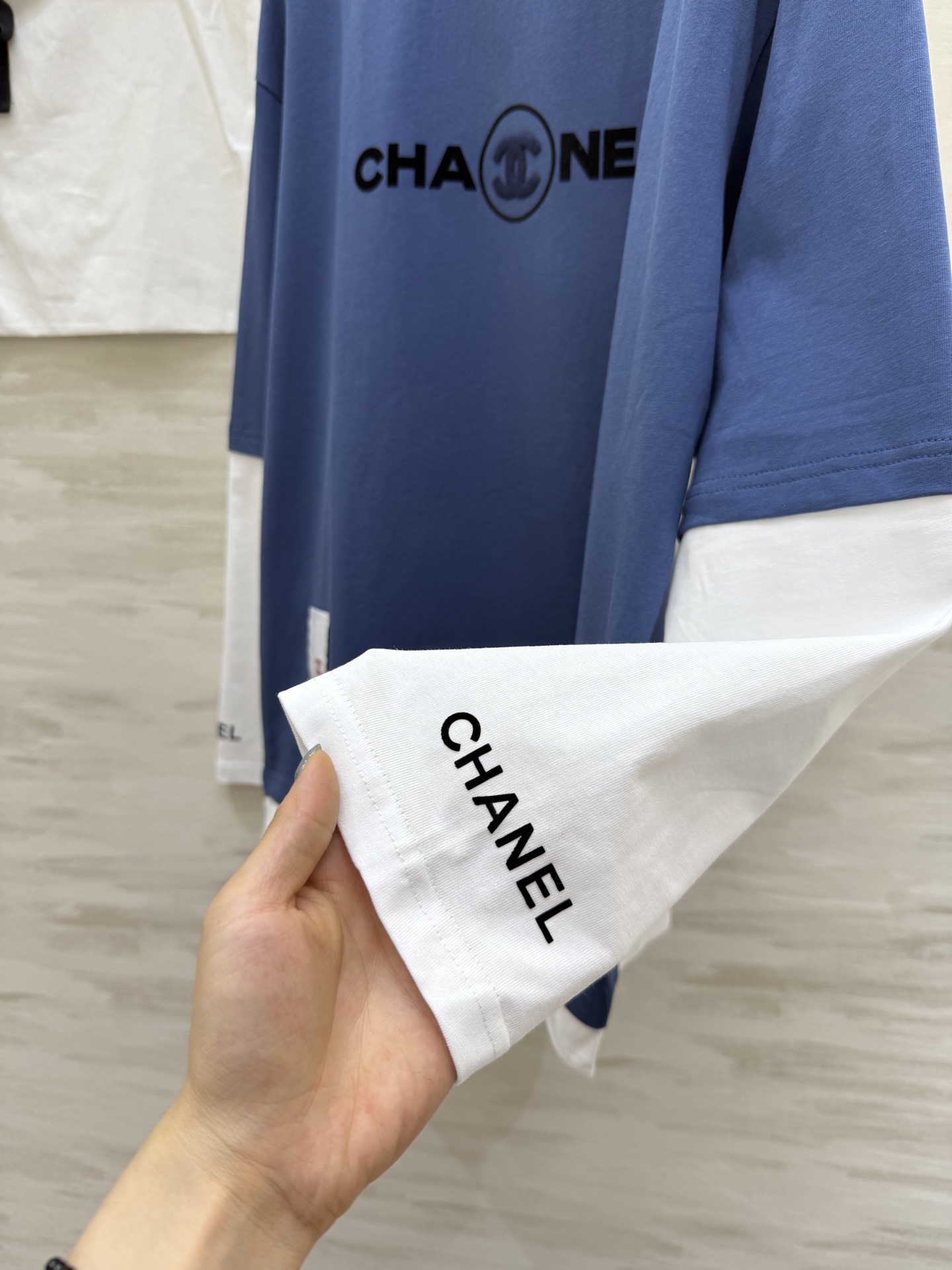 #Chane♡新款 假两件设计长袖上衣 高品质 配送防尘袋 现货来size：36/38/40（38码肩宽