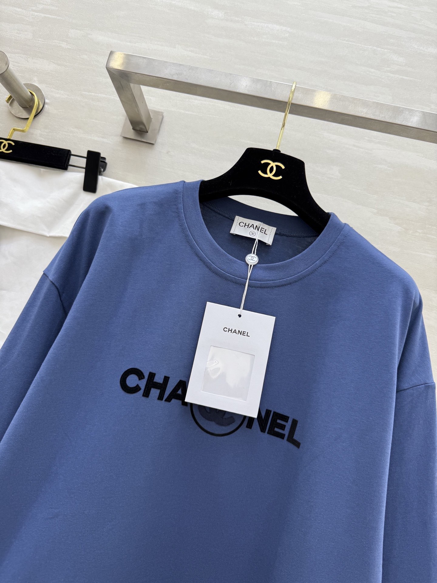 #Chane♡新款 假两件设计长袖上衣 高品质 配送防尘袋 现货来size：36/38/40（38码肩宽