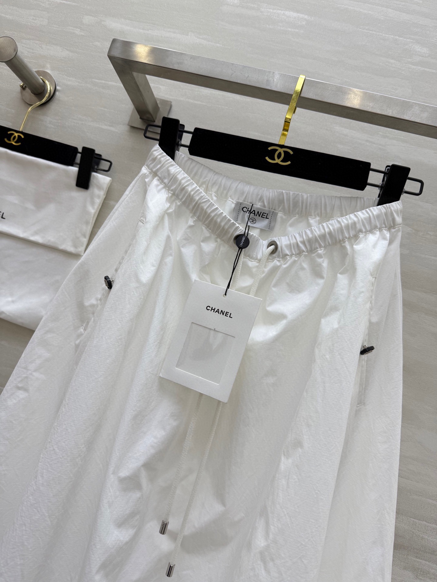 #Chane♡超级爆款 夏日时髦氛围感十足 中古花苞半裙 超级超级显瘦 遮跨的不显肚子的神裙穿不腻啊！质