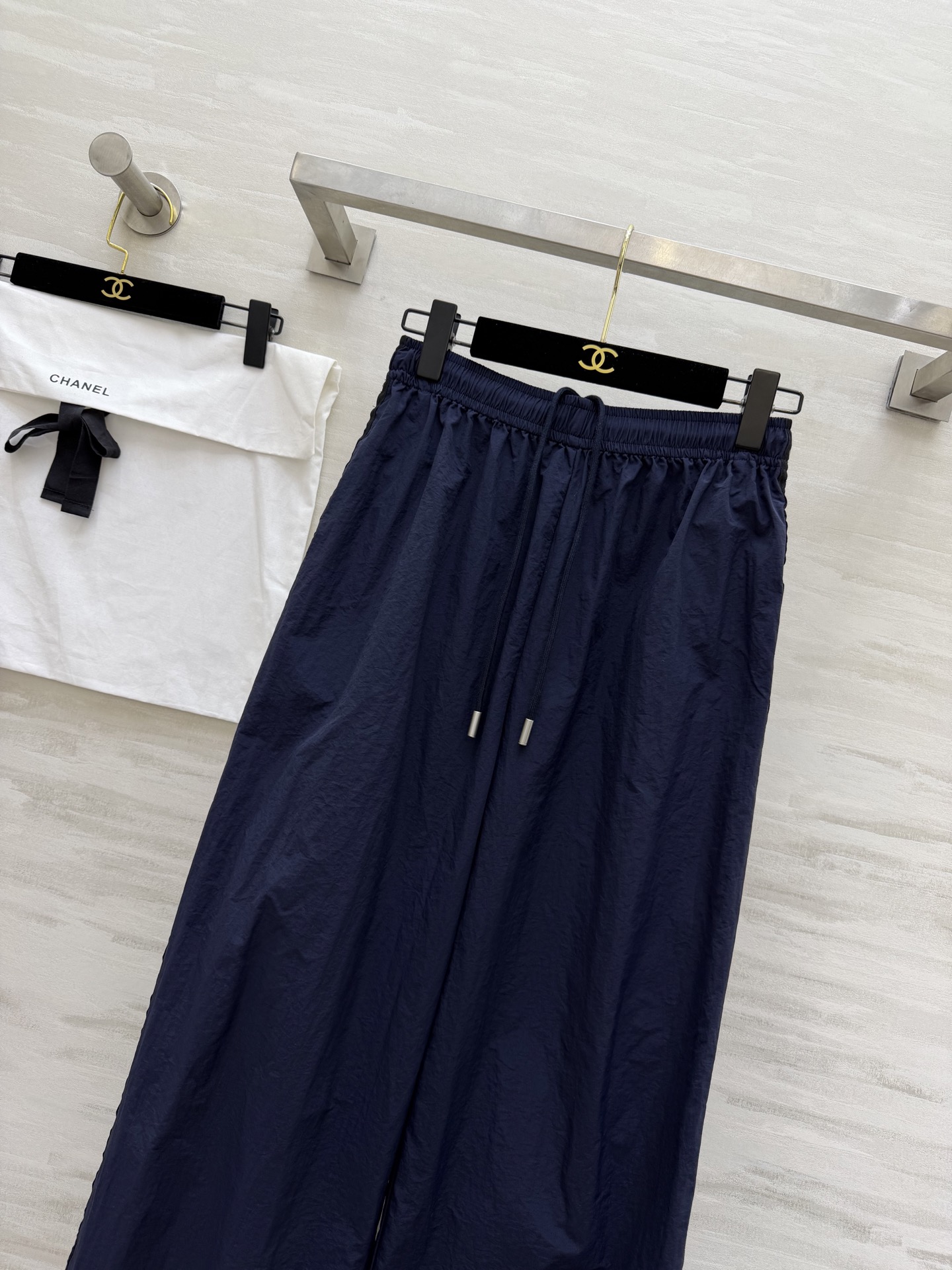 CHANE♡ 机能风阔腿裤｜春夏刚需单品💙轻量化速干面料，轻盈无负担松紧抽绳腰头，不勒肚还显腰细裤脚拉链