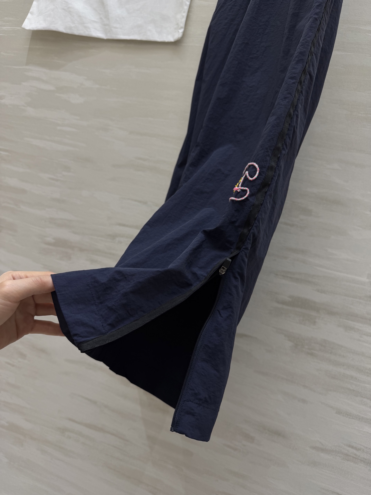 CHANE♡ 机能风阔腿裤｜春夏刚需单品💙轻量化速干面料，轻盈无负担松紧抽绳腰头，不勒肚还显腰细裤脚拉链