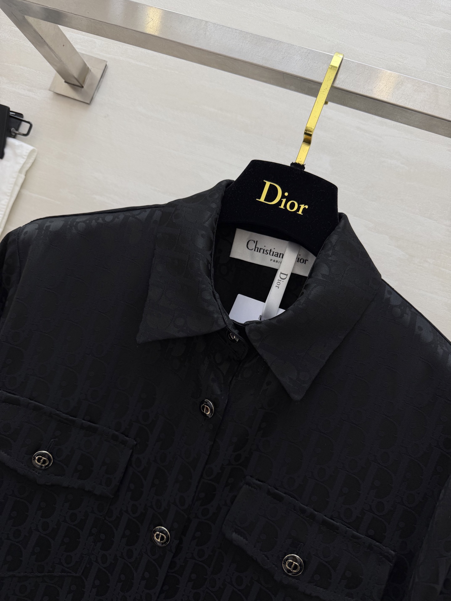 #Dio♡²⁶新款 醋酸提花老花衬衣 显贵醋酸真丝质地 上身零负担 经典老花暗纹 精致不浮夸 翻领+可调