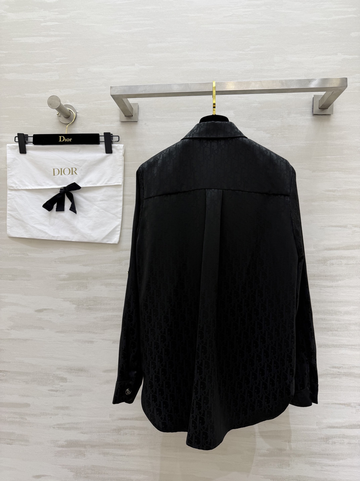 #Dio♡²⁶新款 醋酸提花老花衬衣 显贵醋酸真丝质地 上身零负担 经典老花暗纹 精致不浮夸 翻领+可调