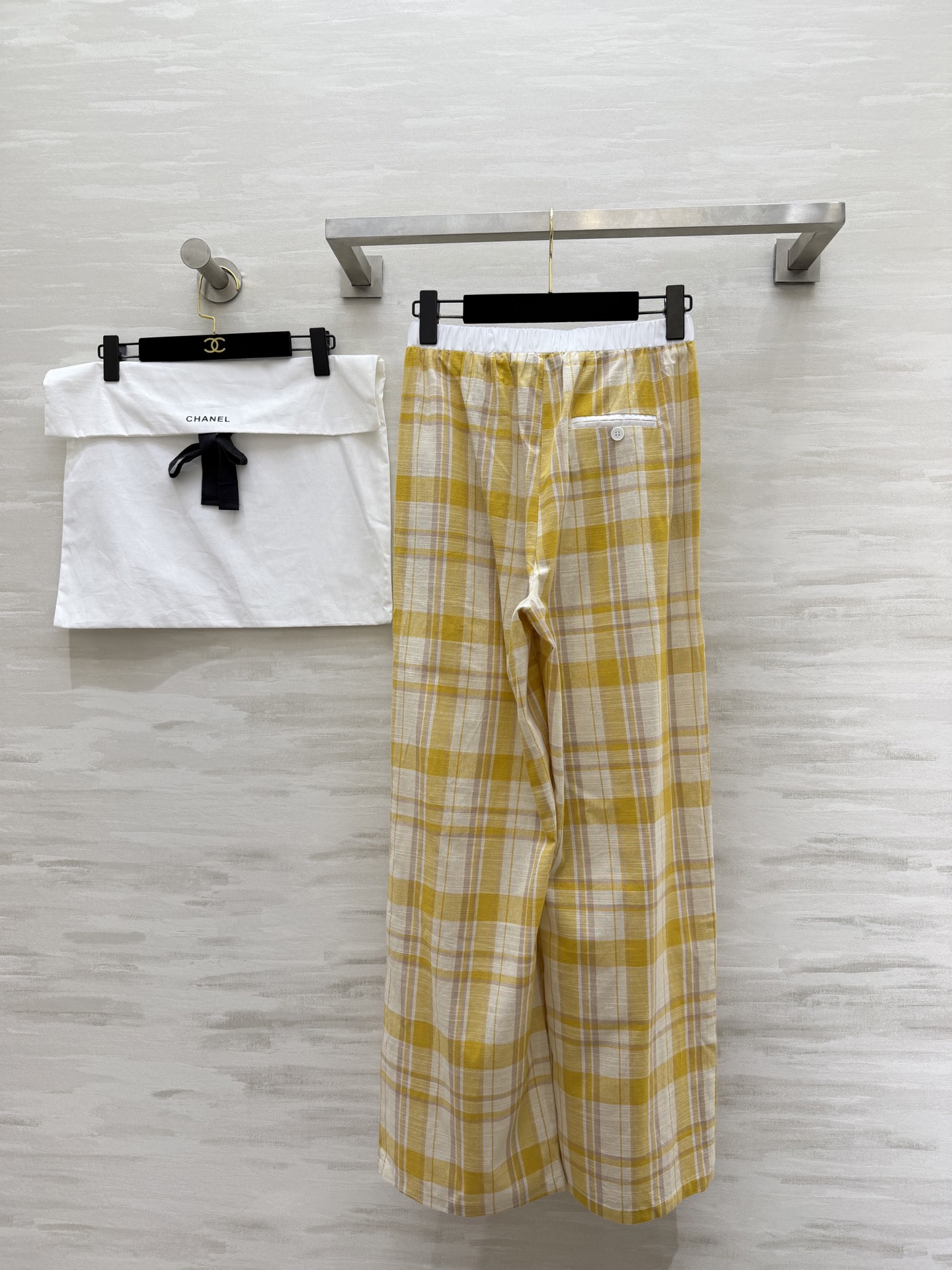 CHANE♡黄格阔腿裤｜把阳光穿在身上🌼松紧腰+格纹肌理，舒服又显腿长双C刺绣，低调显贵气亚麻质地 氛围