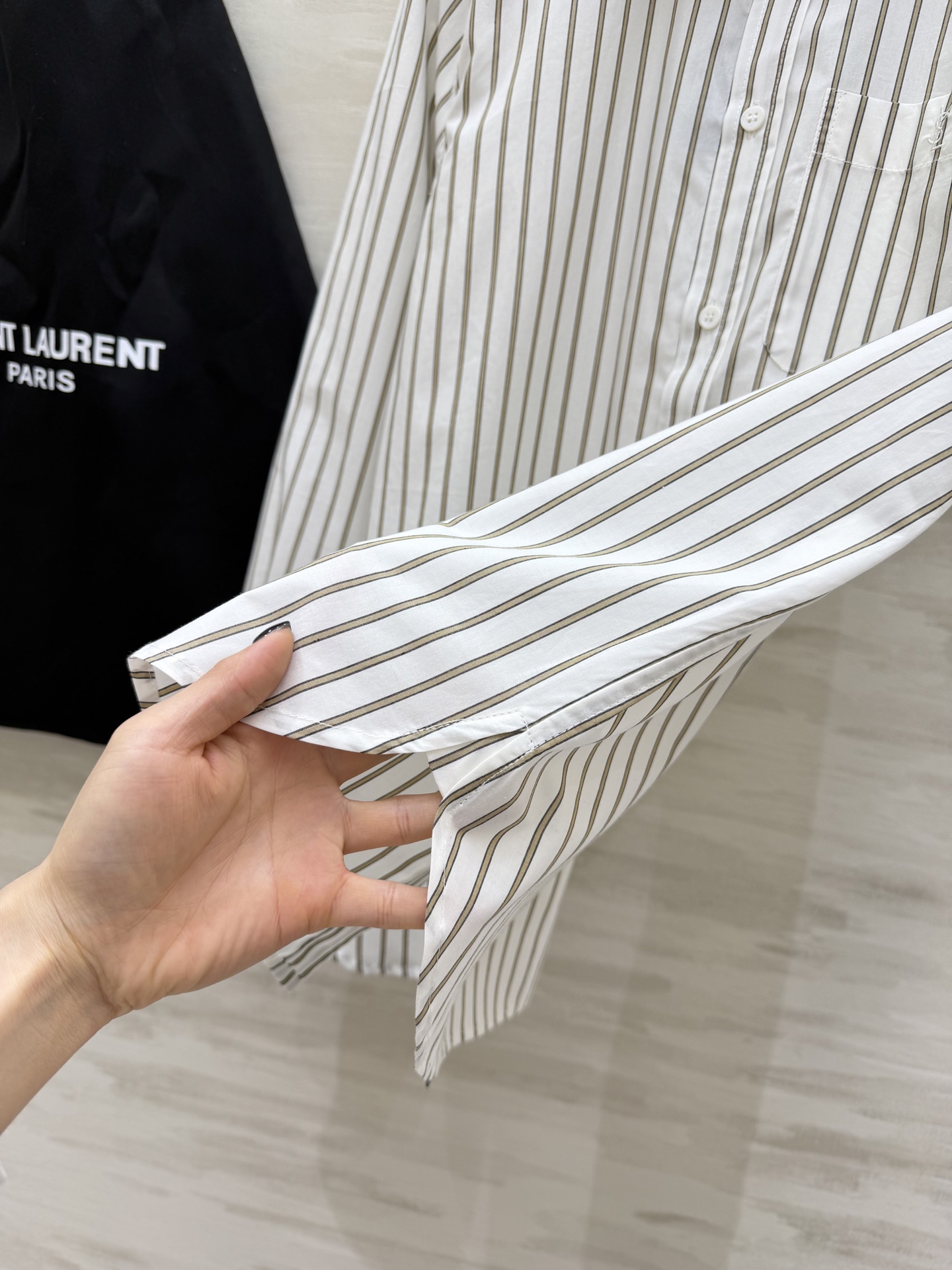 Saint Laurent/ysl条纹衬衫｜永不过时的经典🖤橄榄绿细条纹+干净白底色自带慵懒高级的法式氛