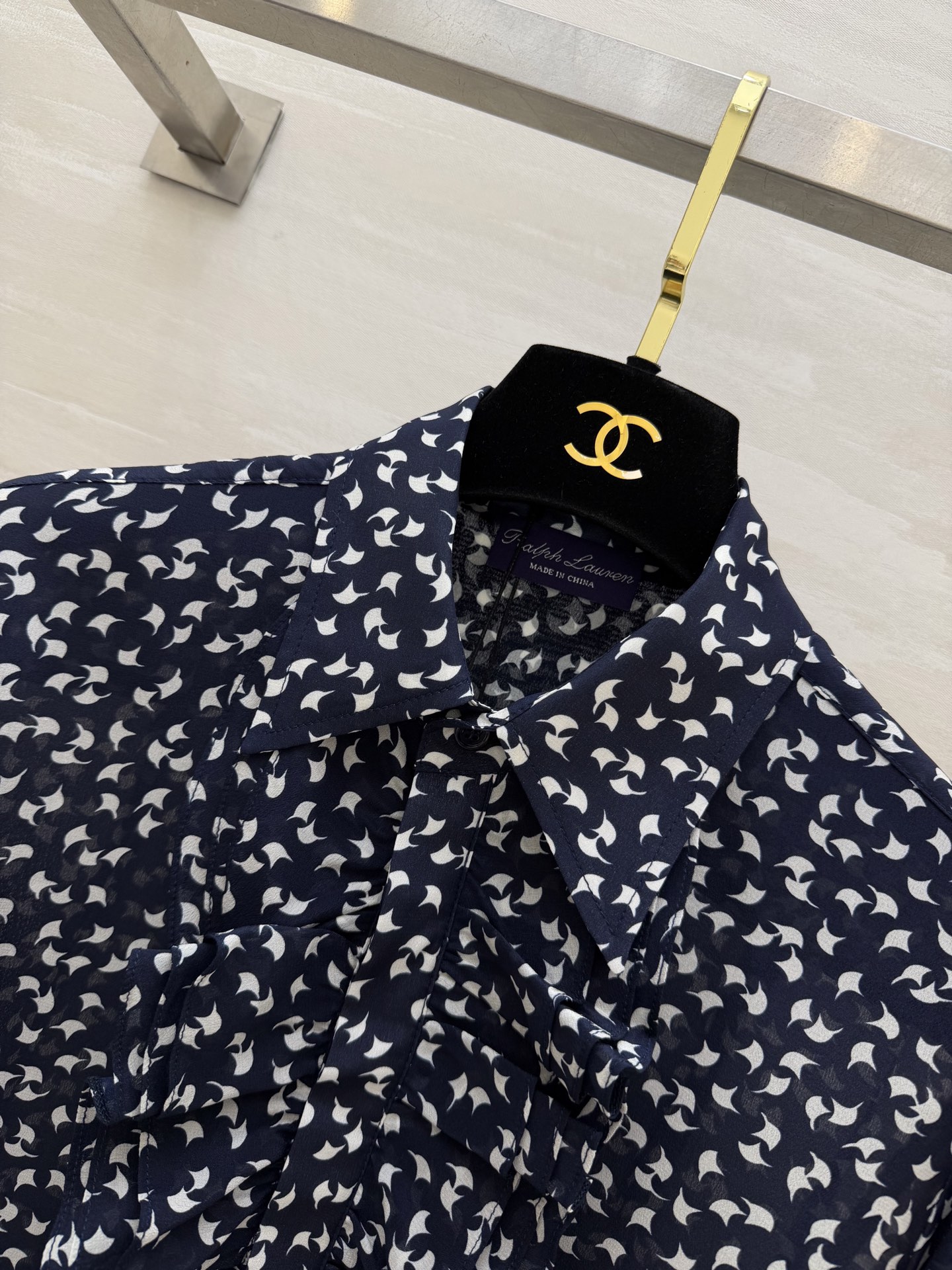 #Ralph Lauren²⁶ss紫标系列 藏青底真丝碎花衬衣 荷叶边真丝把浪漫刻进骨子里 前襟褶皱荷叶