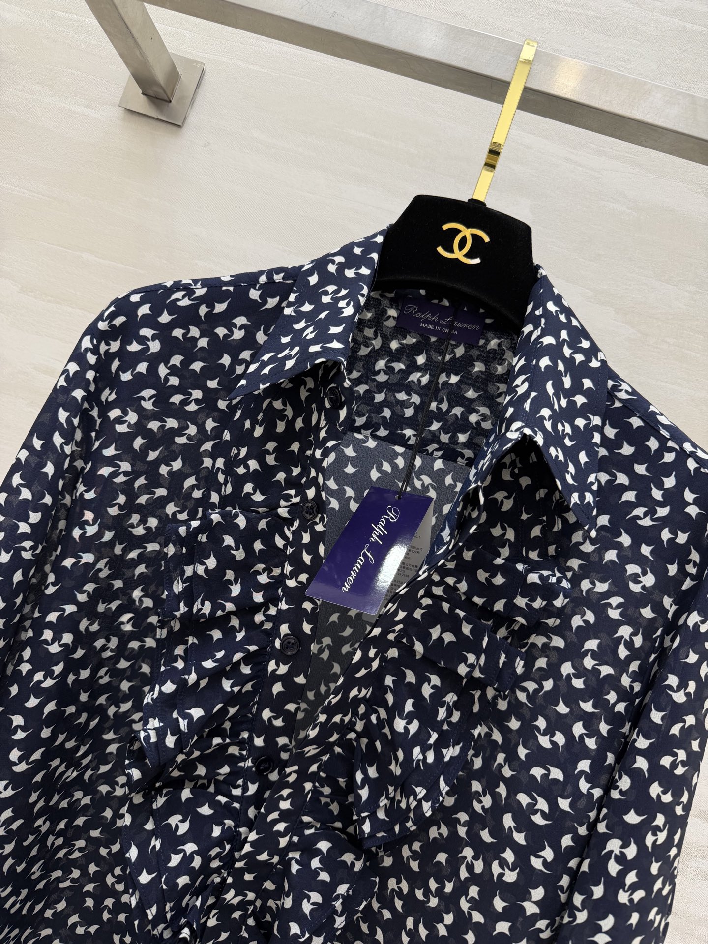 #Ralph Lauren²⁶ss紫标系列 藏青底真丝碎花衬衣 荷叶边真丝把浪漫刻进骨子里 前襟褶皱荷叶