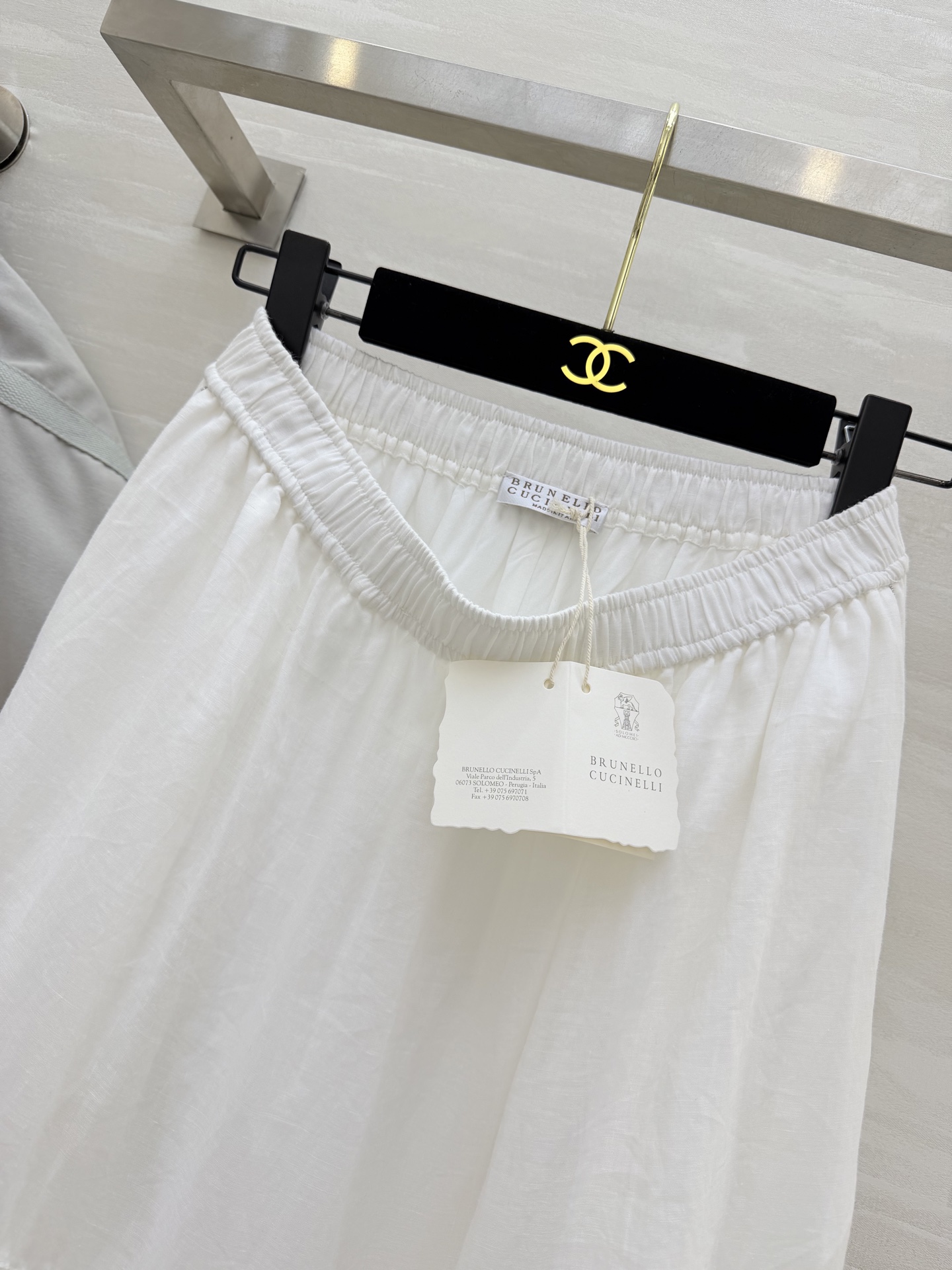 Brunello Cucinelli ²⁶苎麻半裙🤍把意式松弛感穿在身上轻薄苎麻面料，透气又有筋骨蕾丝+