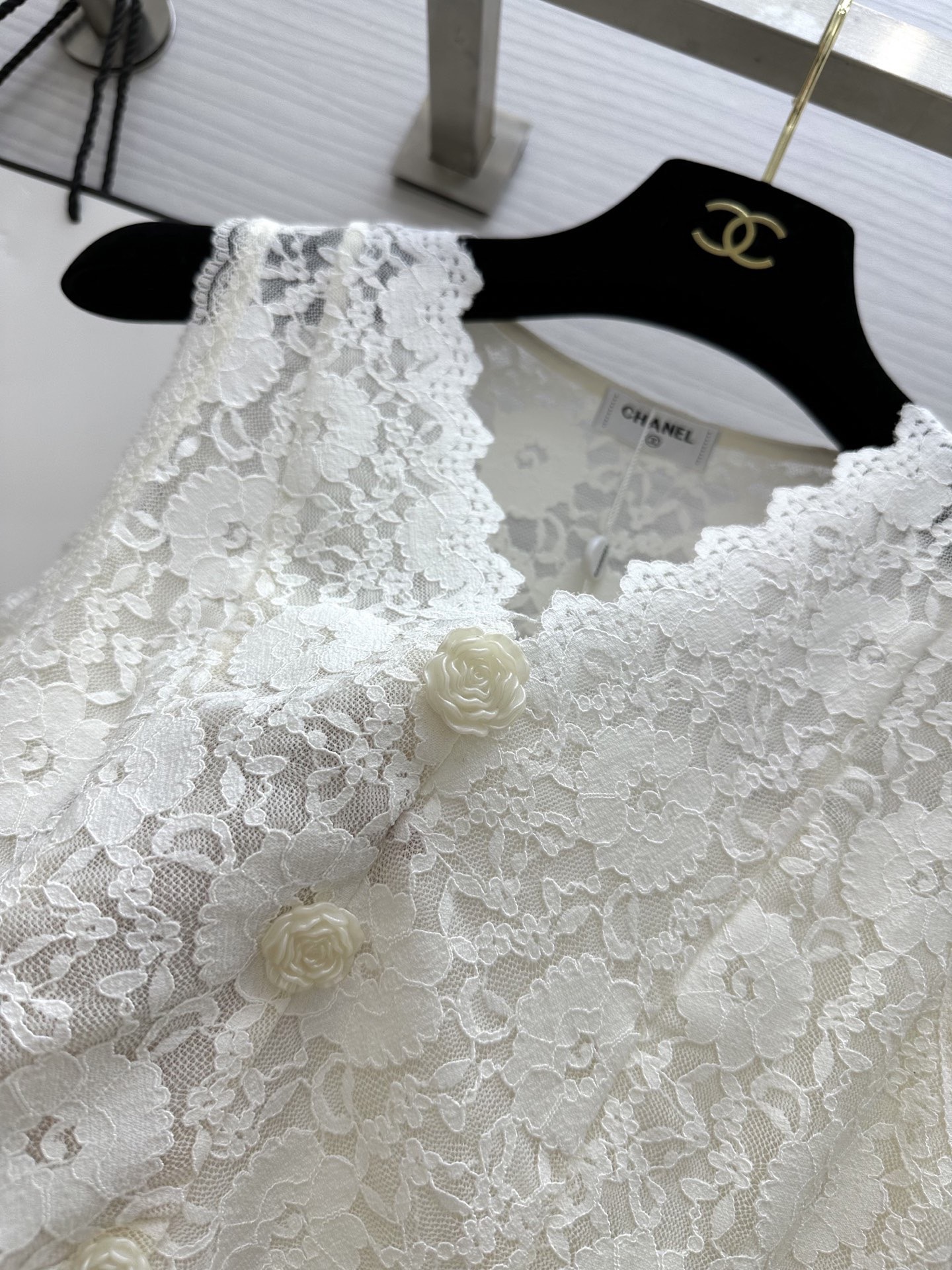 #Chane♡超级爆款 蕾丝背心 定制高弹蕾丝刺绣🪡手感柔软舒适 从内而外的精致感 v领完美修饰脖颈部线