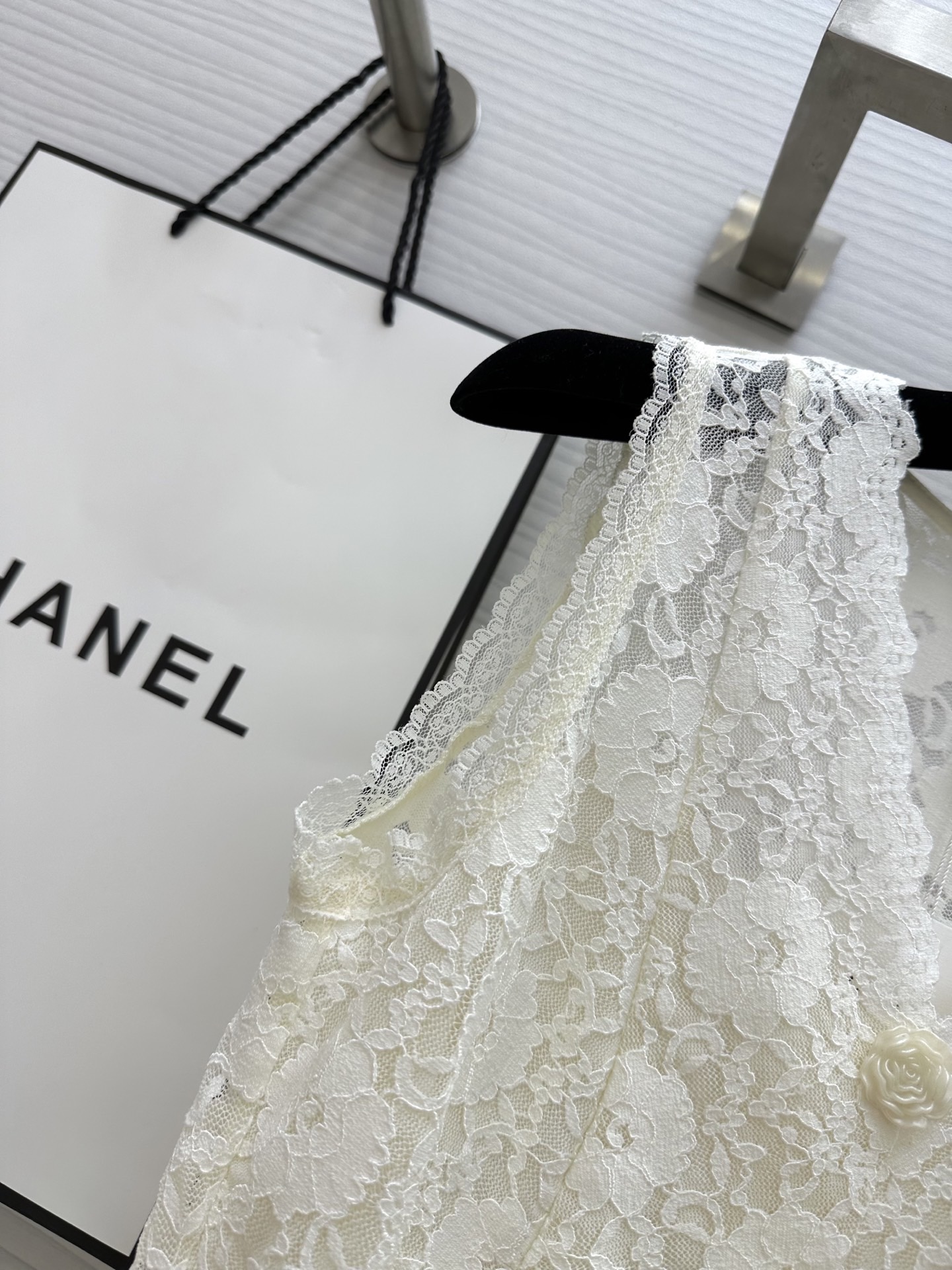 #Chane♡超级爆款 蕾丝背心 定制高弹蕾丝刺绣🪡手感柔软舒适 从内而外的精致感 v领完美修饰脖颈部线