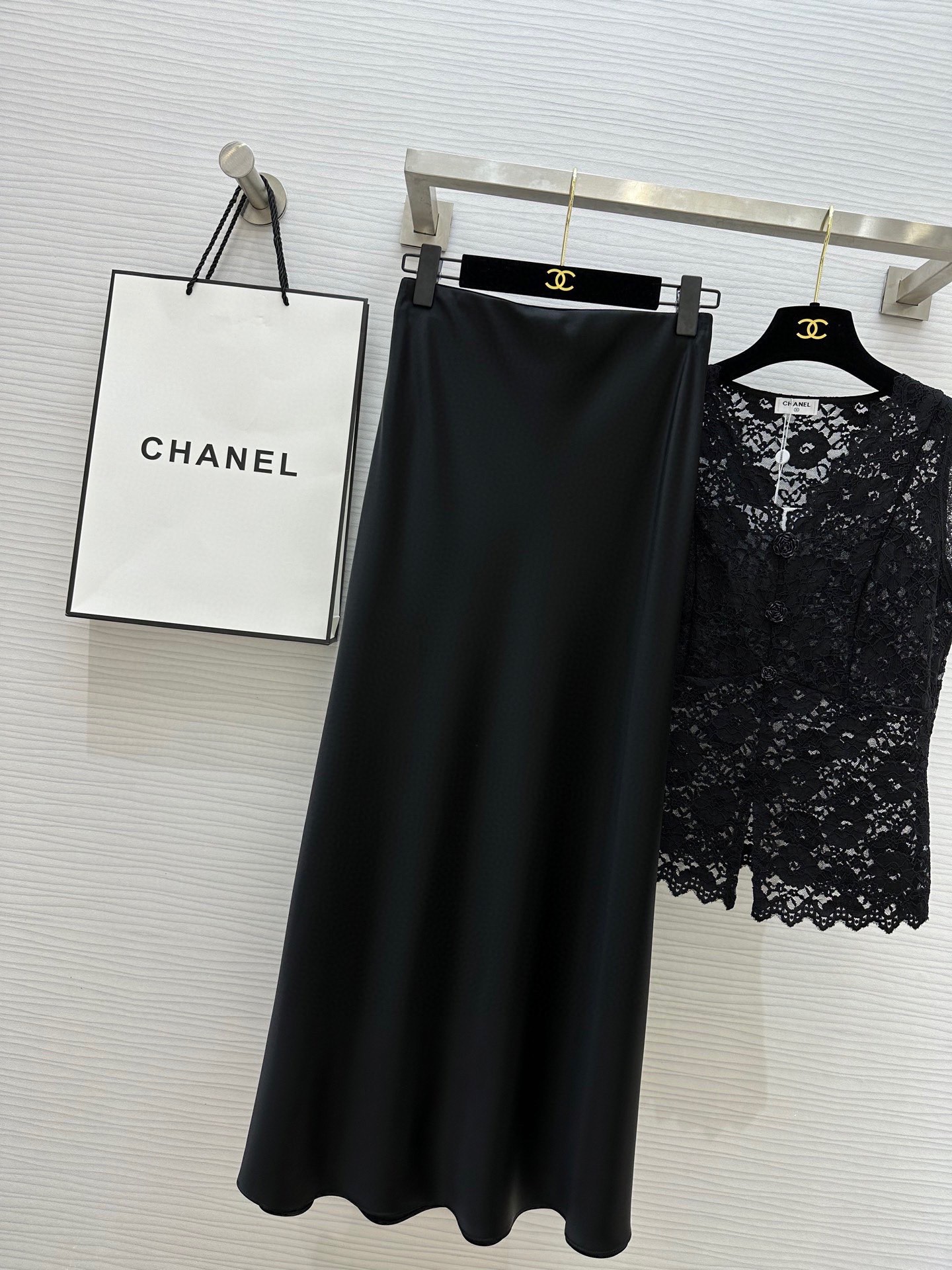 强烈推荐 超级(๑>◡<๑)爆炸款 Saint Lauren♡²⁶新品 走路带风 自带坠感 醋酸长款半裙