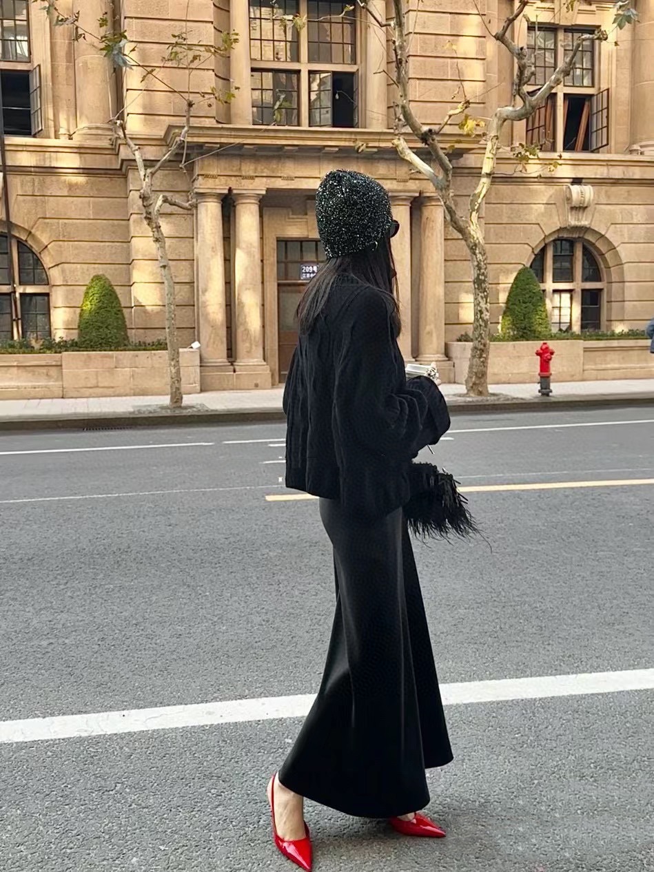 强烈推荐 超级(๑>◡<๑)爆炸款 Saint Lauren♡²⁶新品 走路带风 自带坠感 醋酸长款半裙