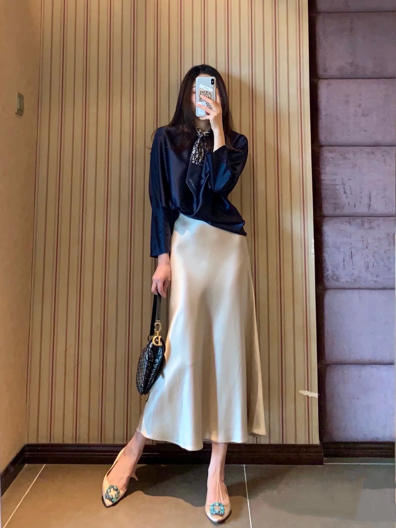 强烈推荐 超级(๑>◡<๑)爆炸款 Saint Lauren♡²⁶新品 走路带风 自带坠感 醋酸长款半裙