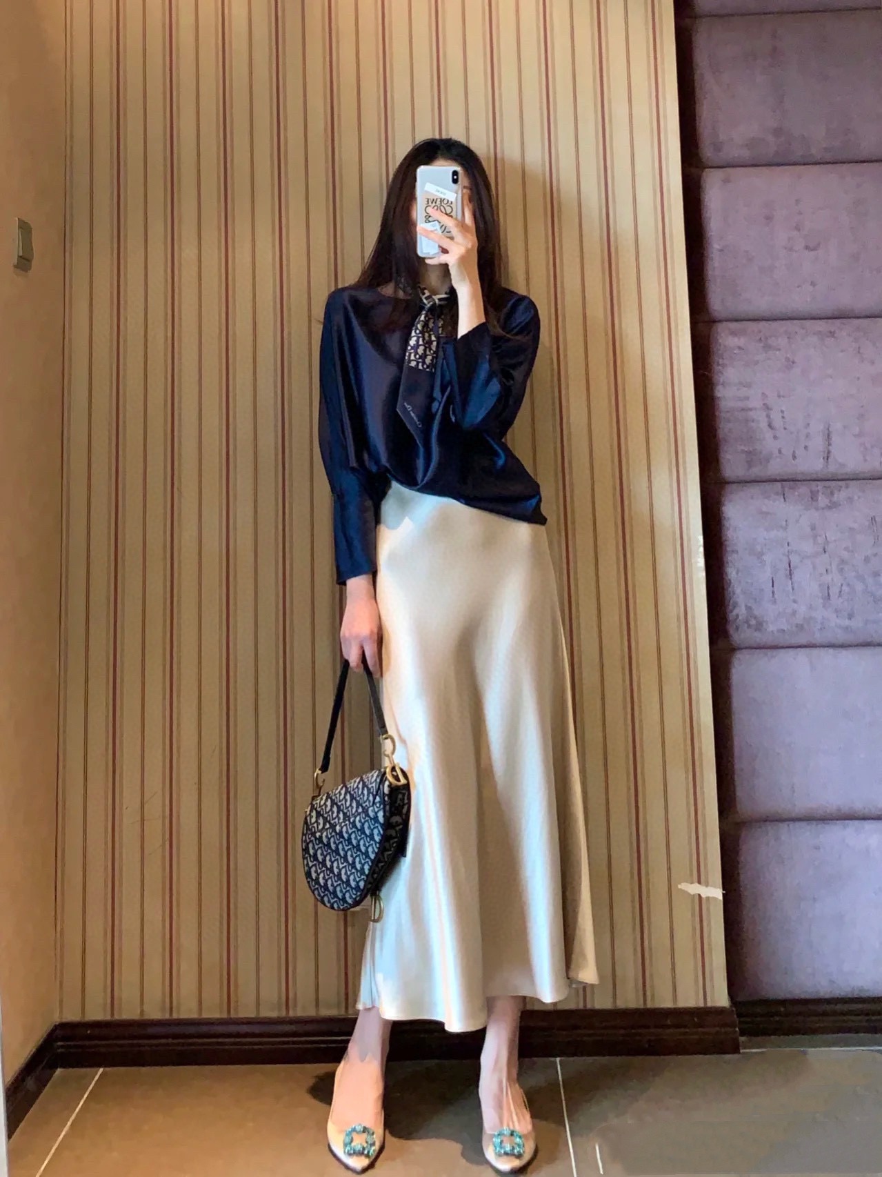 强烈推荐 超级(๑>◡<๑)爆炸款 Saint Lauren♡²⁶新品 走路带风 自带坠感 醋酸长款半裙