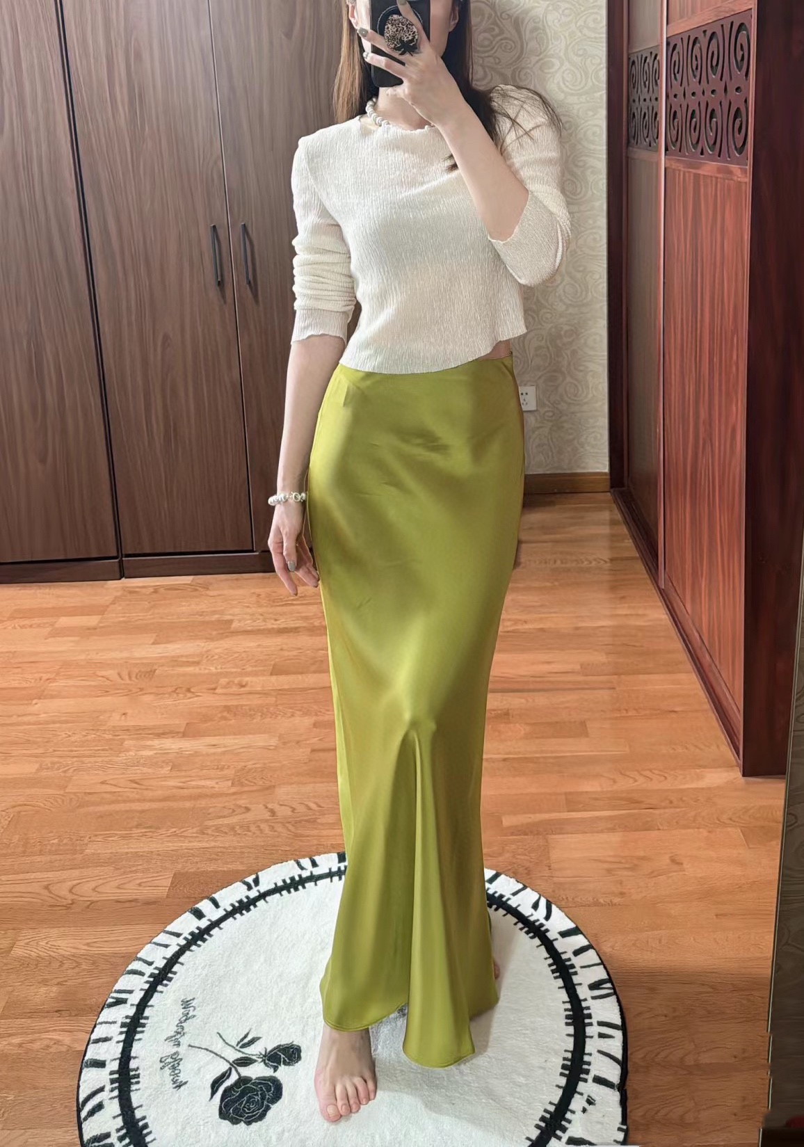 强烈推荐 超级(๑>◡<๑)爆炸款 Saint Lauren♡²⁶新品 走路带风 自带坠感 醋酸长款半裙