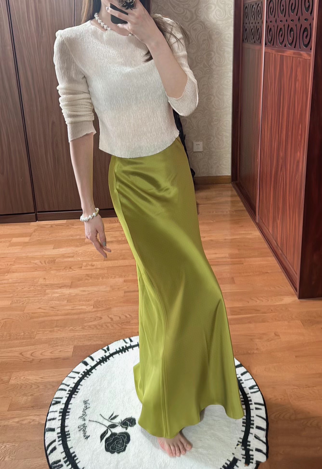 强烈推荐 超级(๑>◡<๑)爆炸款 Saint Lauren♡²⁶新品 走路带风 自带坠感 醋酸长款半裙