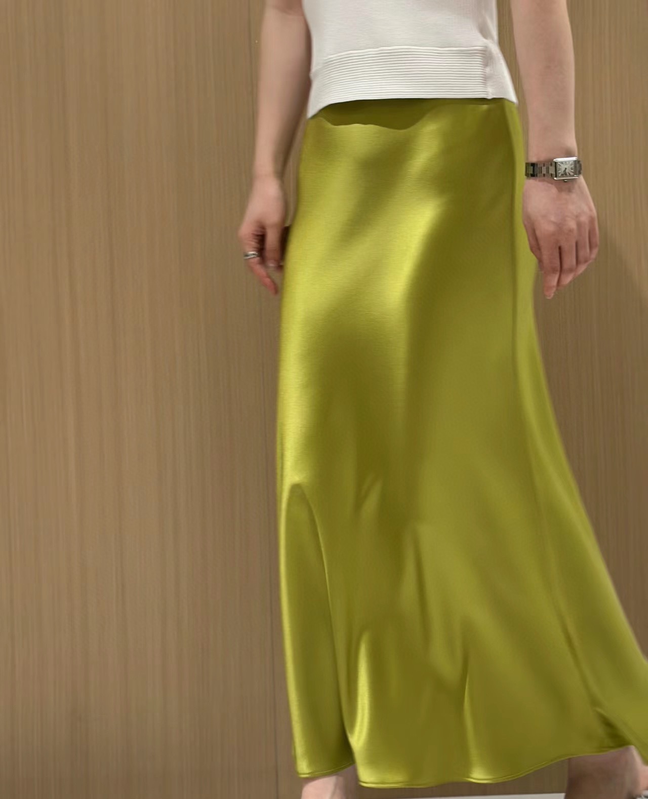 NO:753072,,,19860909,,,Women's clothing