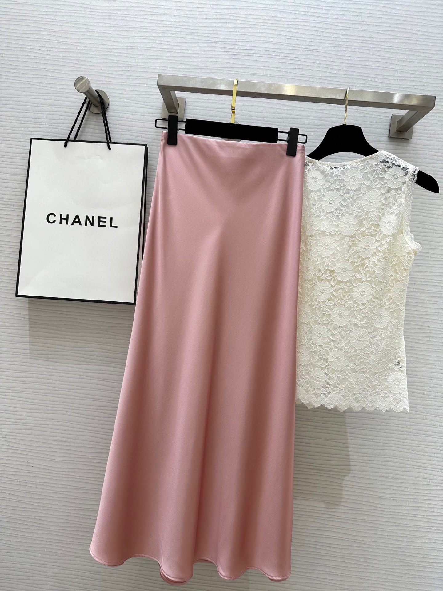 强烈推荐 超级(๑>◡<๑)爆炸款 Saint Lauren♡²⁶新品 走路带风 自带坠感 醋酸长款半裙