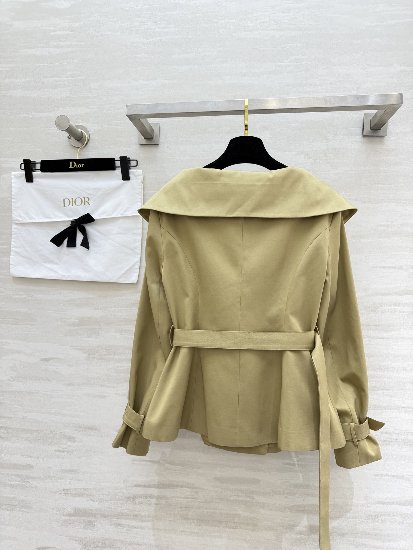 #Dio♡²⁶短款风衣｜小个子天菜版型✨大翻领+收腰腰带，一秒掐出腰线卡其色温柔复古，黑色酷飒干练通勤/