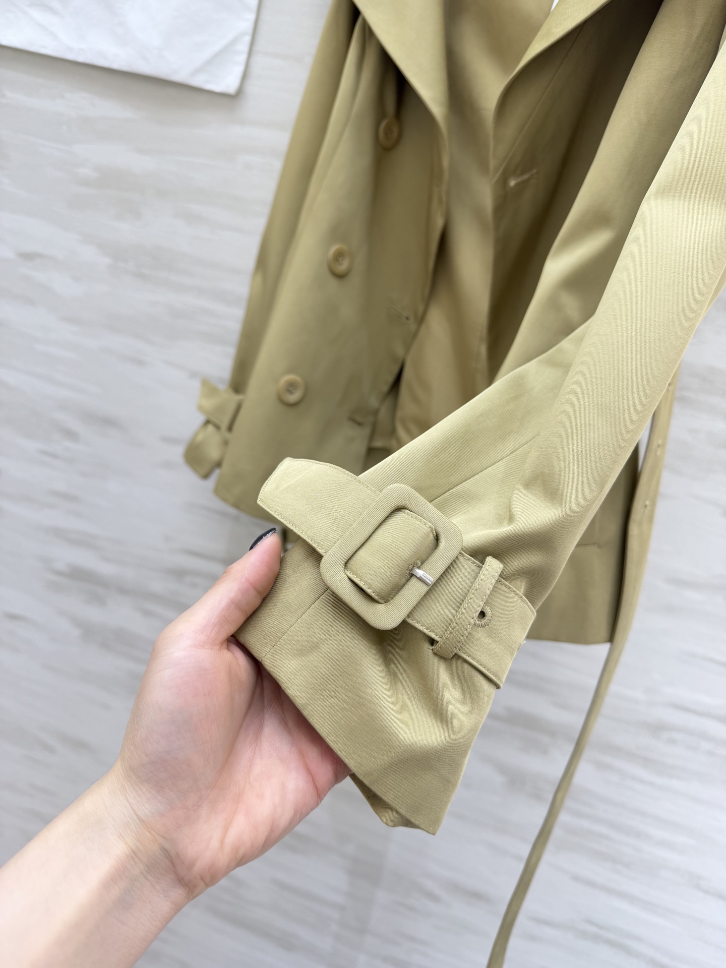 #Dio♡²⁶短款风衣｜小个子天菜版型✨大翻领+收腰腰带，一秒掐出腰线卡其色温柔复古，黑色酷飒干练通勤/