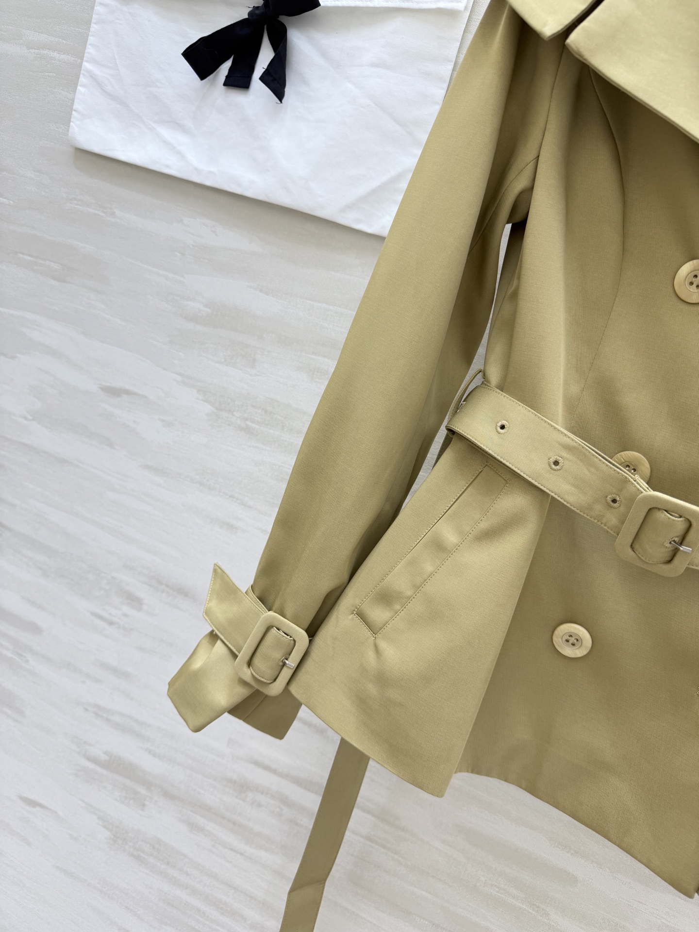 #Dio♡²⁶短款风衣｜小个子天菜版型✨大翻领+收腰腰带，一秒掐出腰线卡其色温柔复古，黑色酷飒干练通勤/