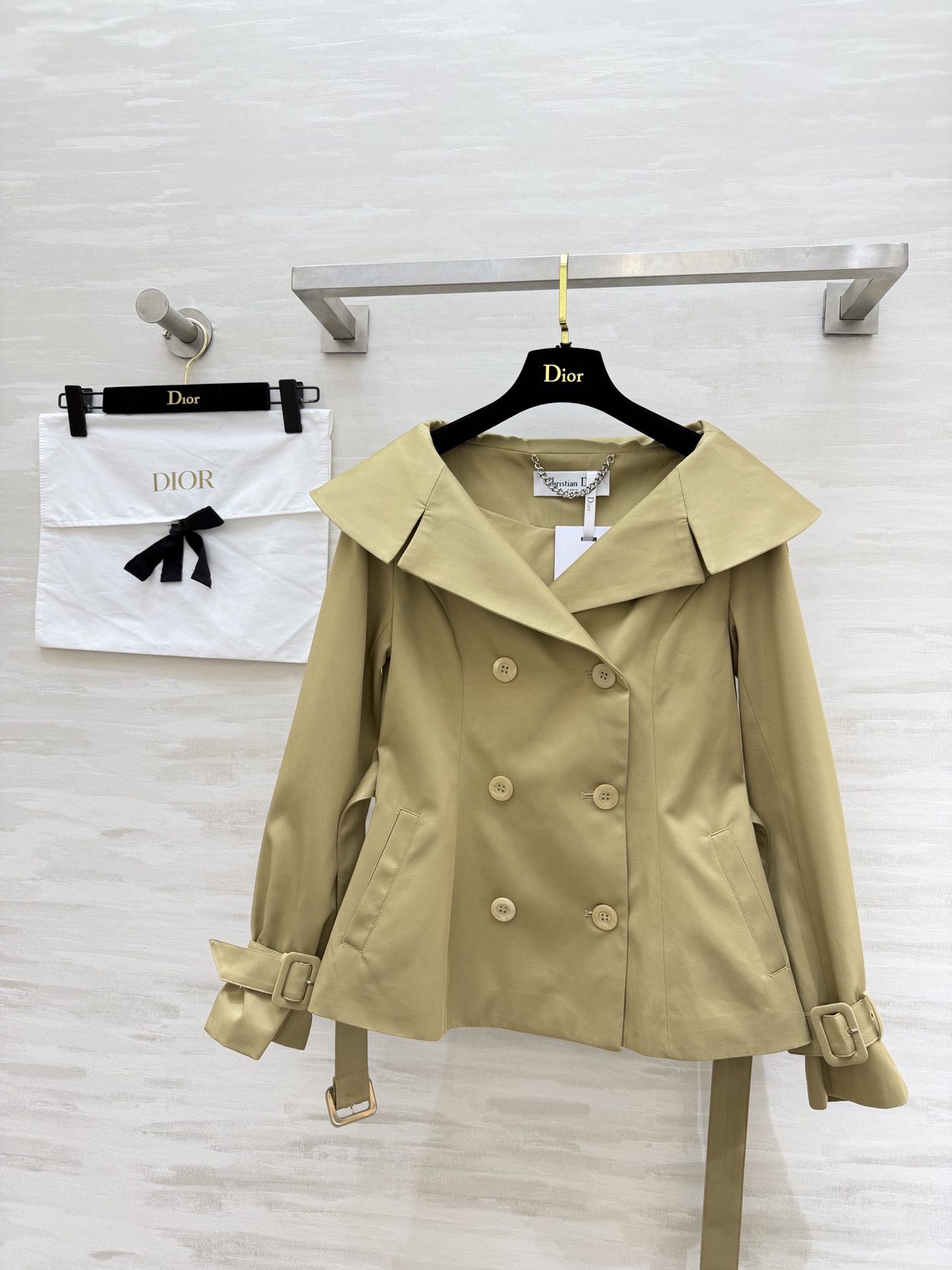 #Dio♡²⁶短款风衣｜小个子天菜版型✨大翻领+收腰腰带，一秒掐出腰线卡其色温柔复古，黑色酷飒干练通勤/