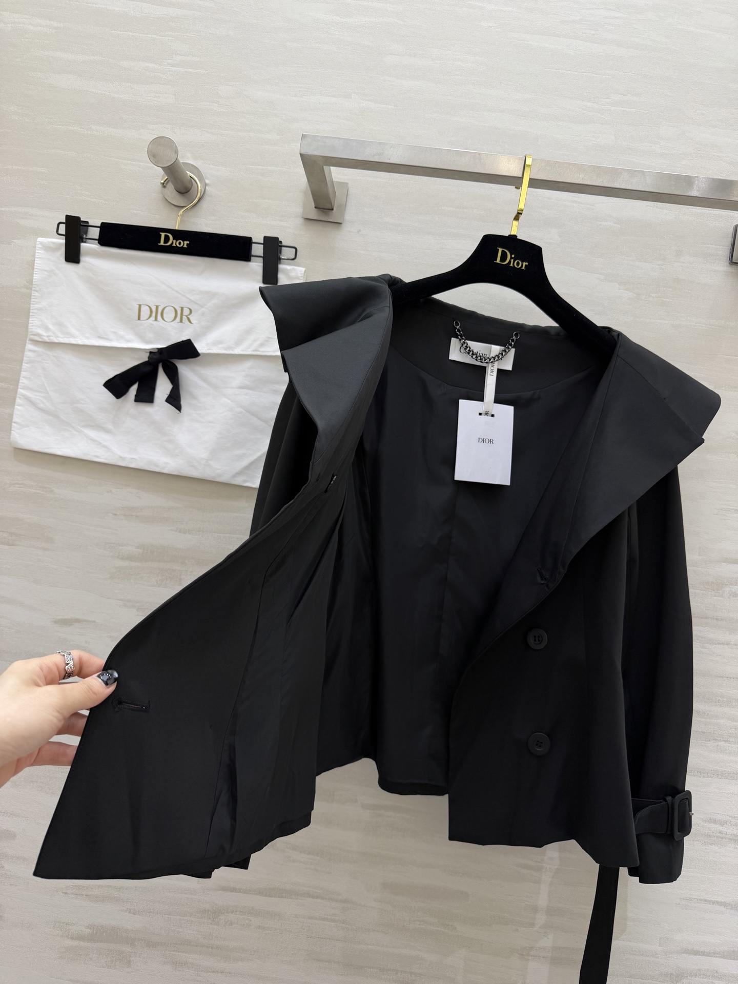 #Dio♡²⁶短款风衣｜小个子天菜版型✨大翻领+收腰腰带，一秒掐出腰线卡其色温柔复古，黑色酷飒干练通勤/