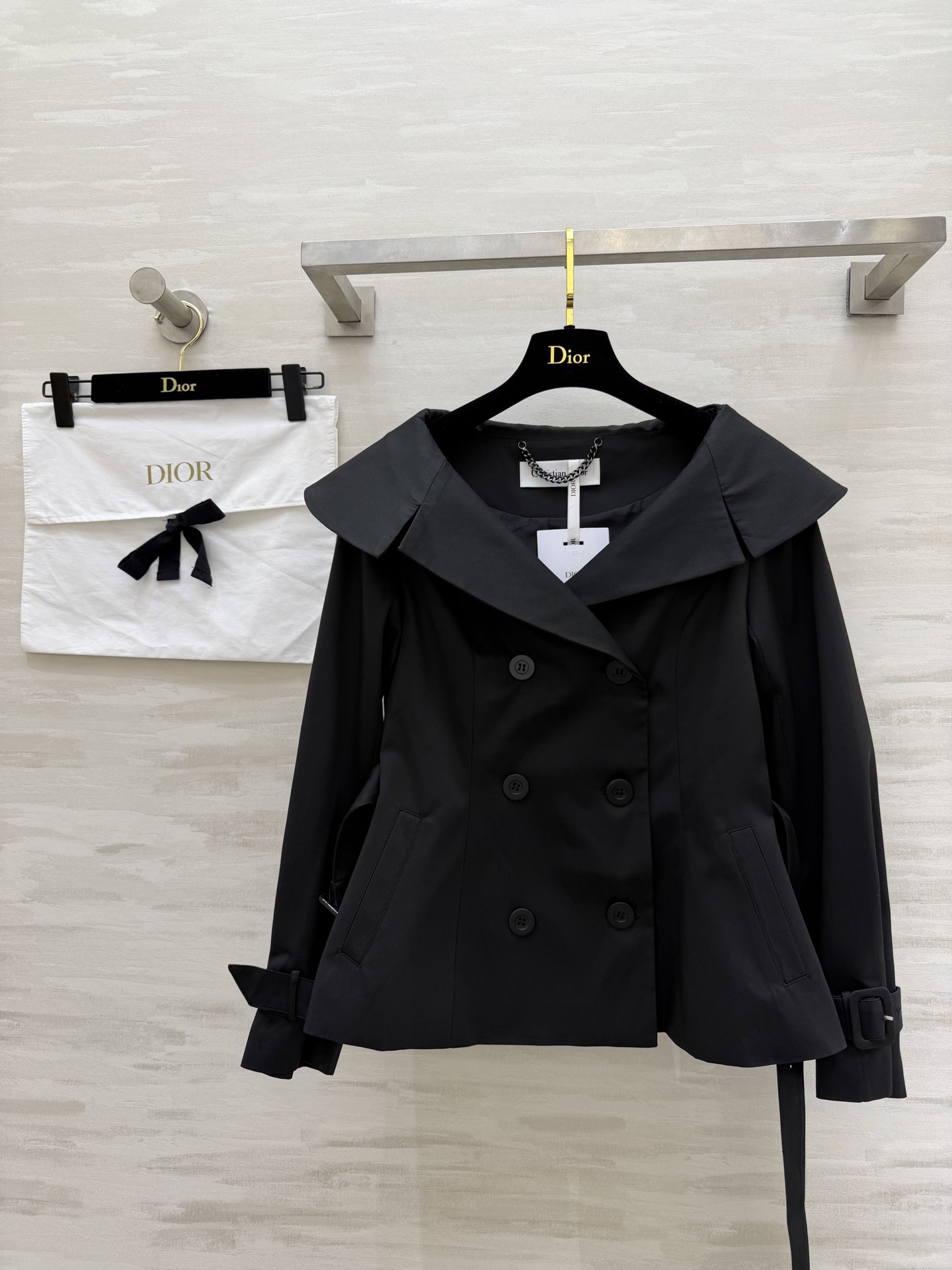 #Dio♡²⁶短款风衣｜小个子天菜版型✨大翻领+收腰腰带，一秒掐出腰线卡其色温柔复古，黑色酷飒干练通勤/